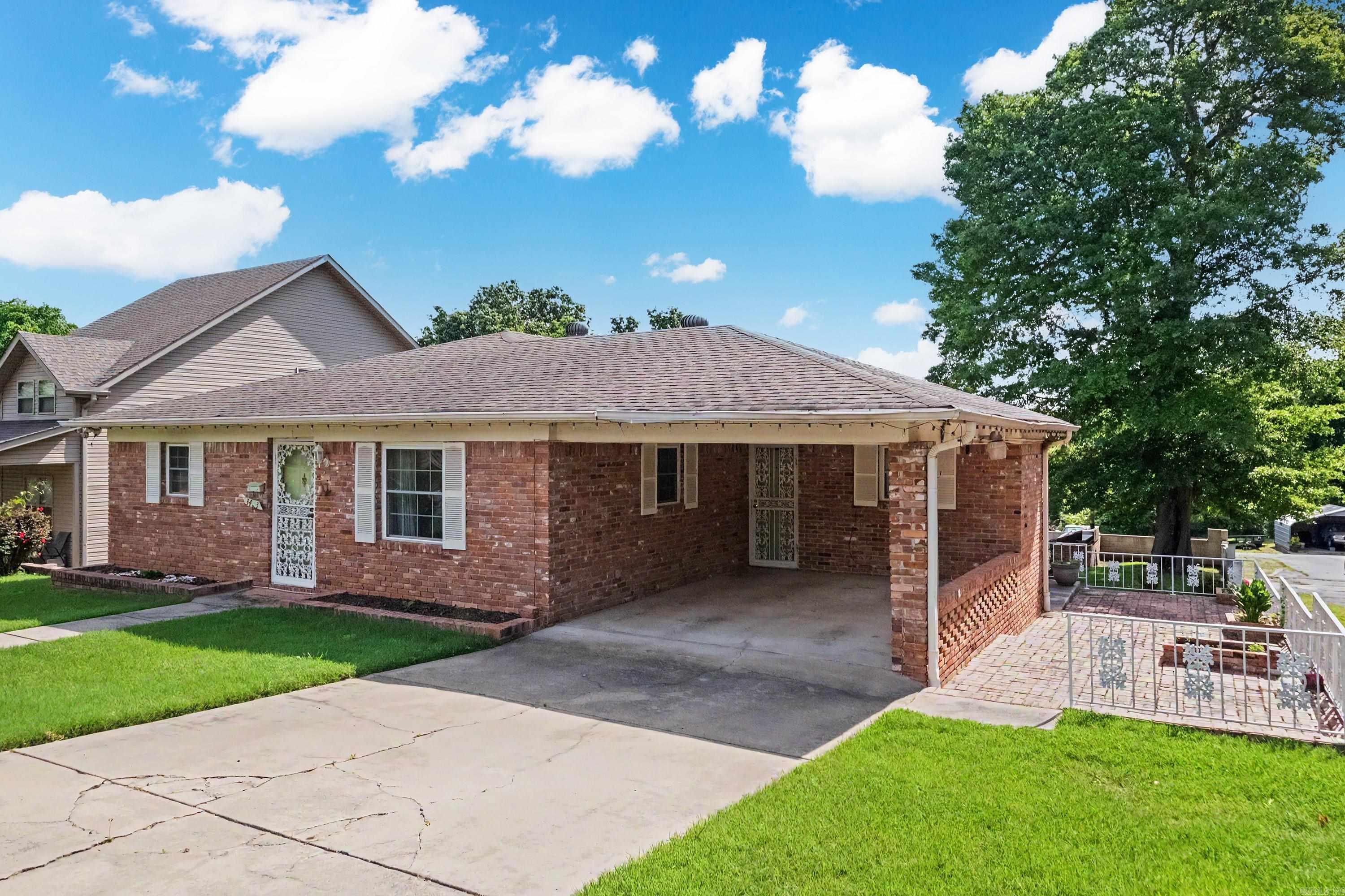 WOODLAWN - Residential