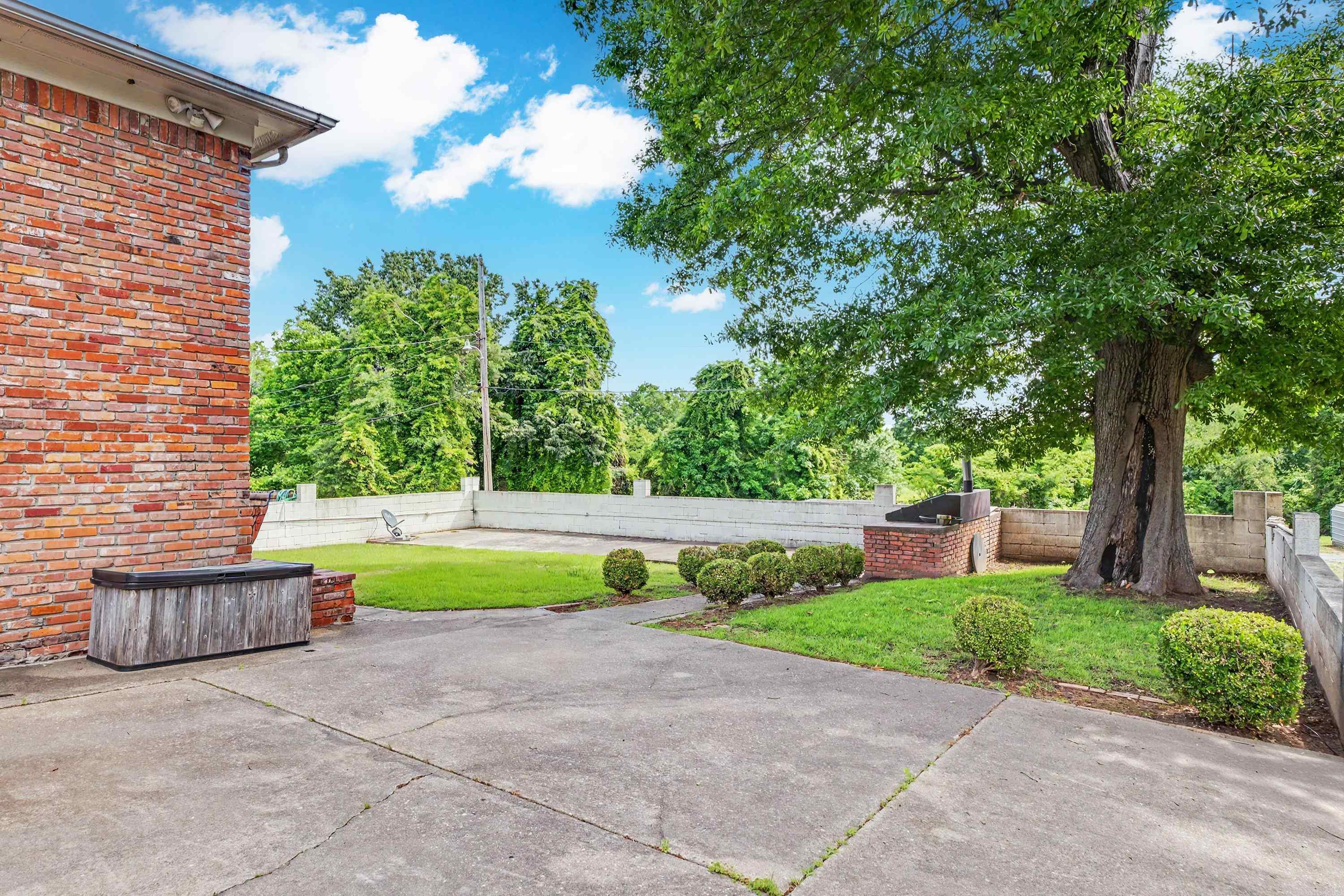 WOODLAWN - Residential