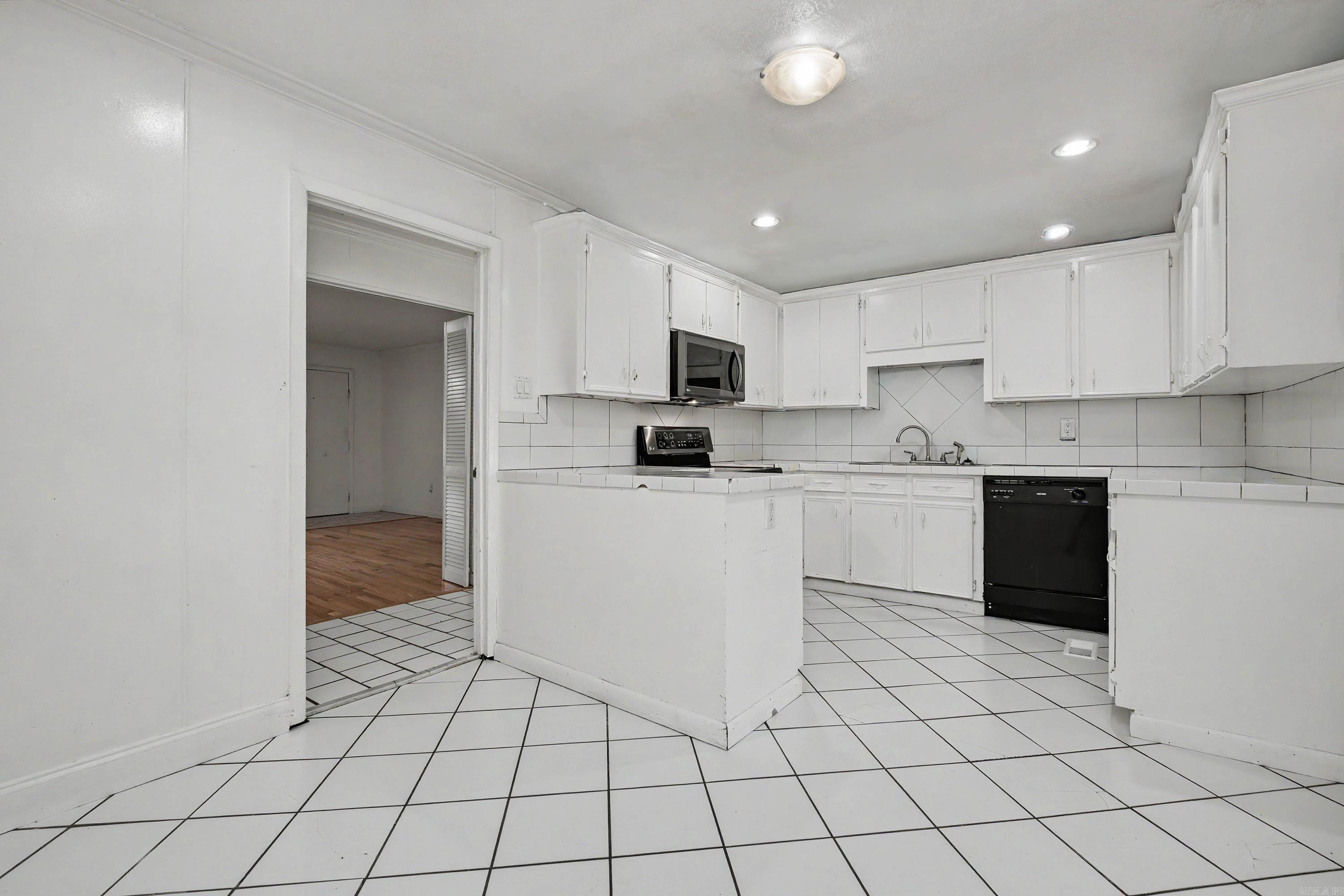 WOODLAWN - Residential