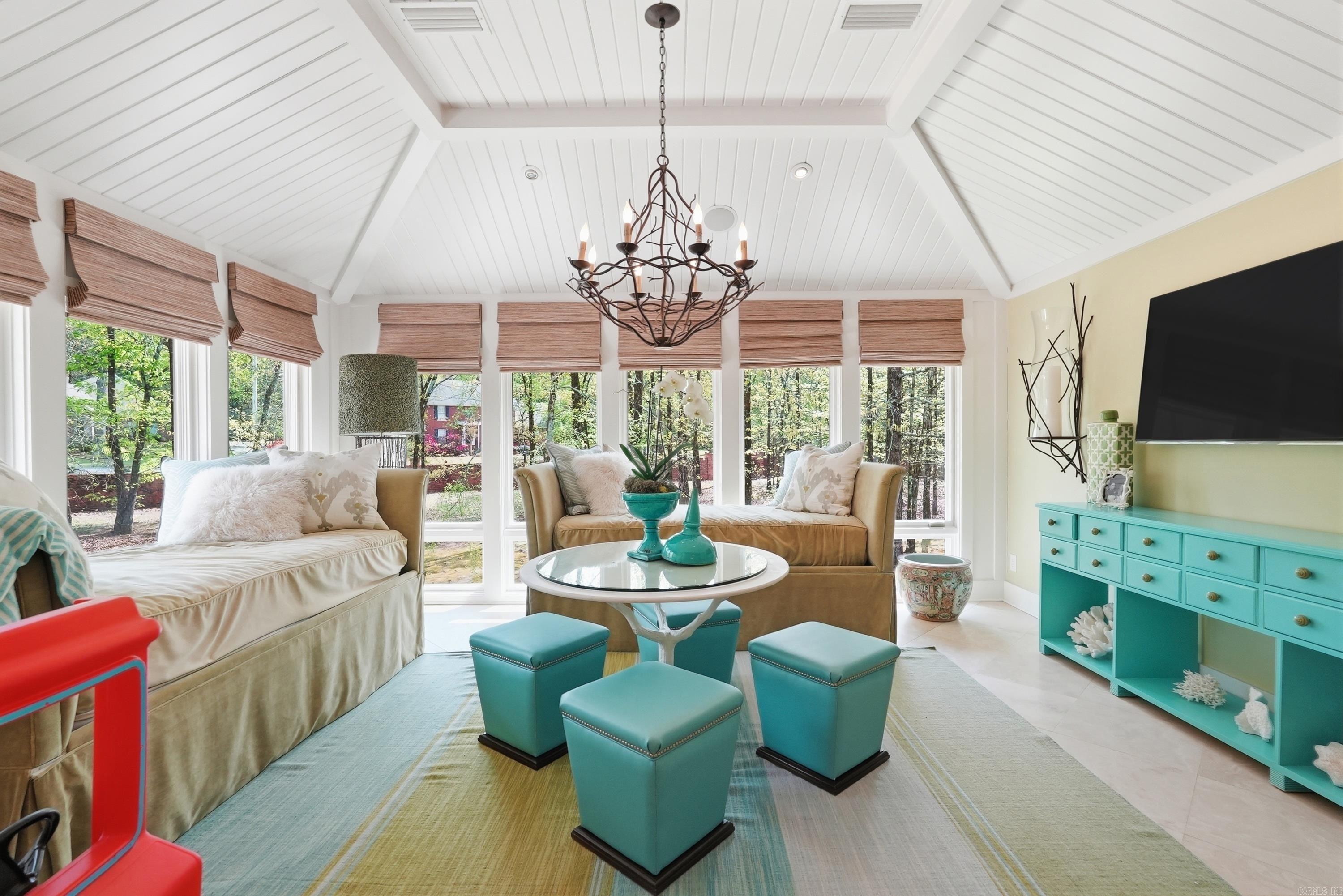 L & S REPLAT OF PIPPINPOST - Residential