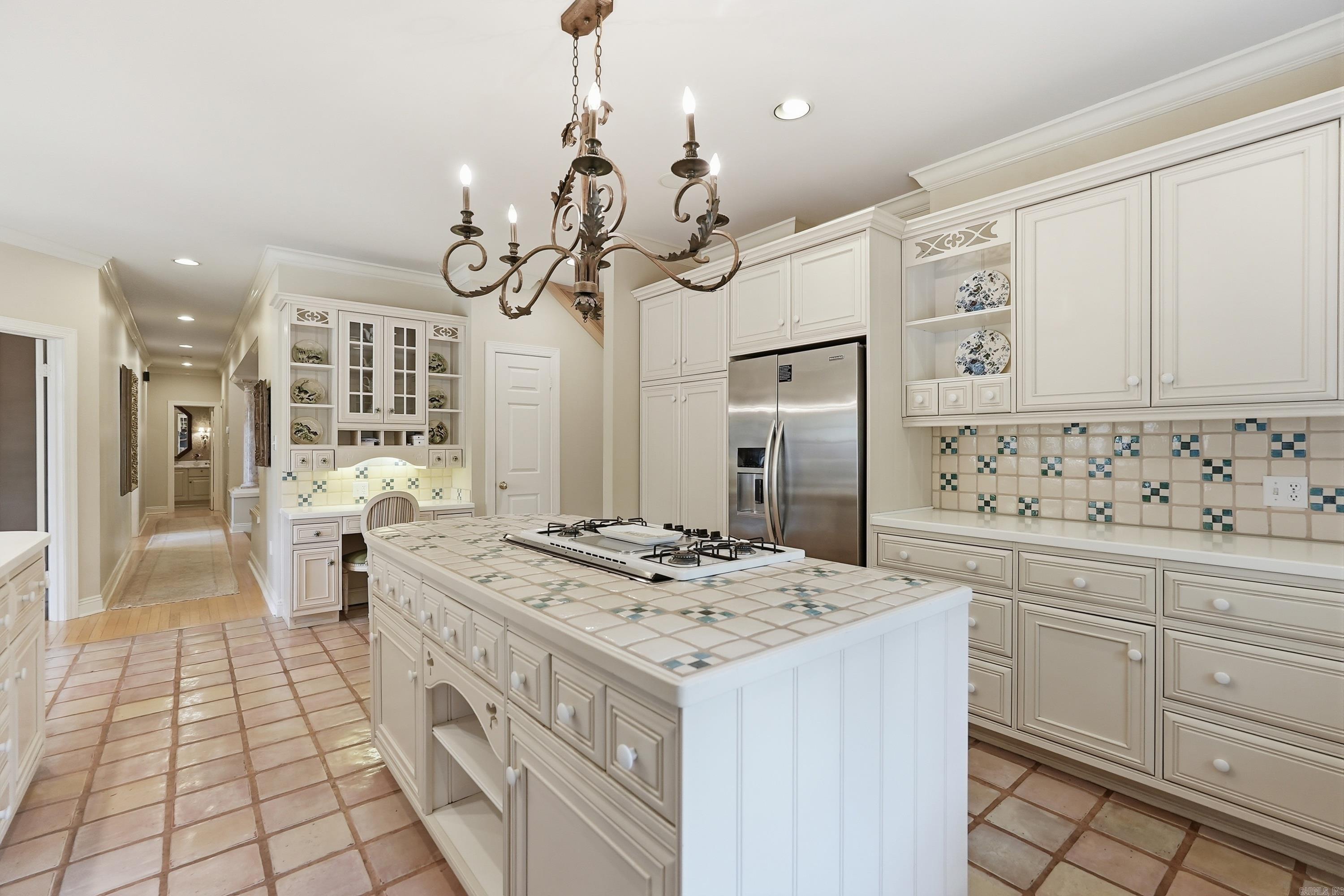 L & S REPLAT OF PIPPINPOST - Residential