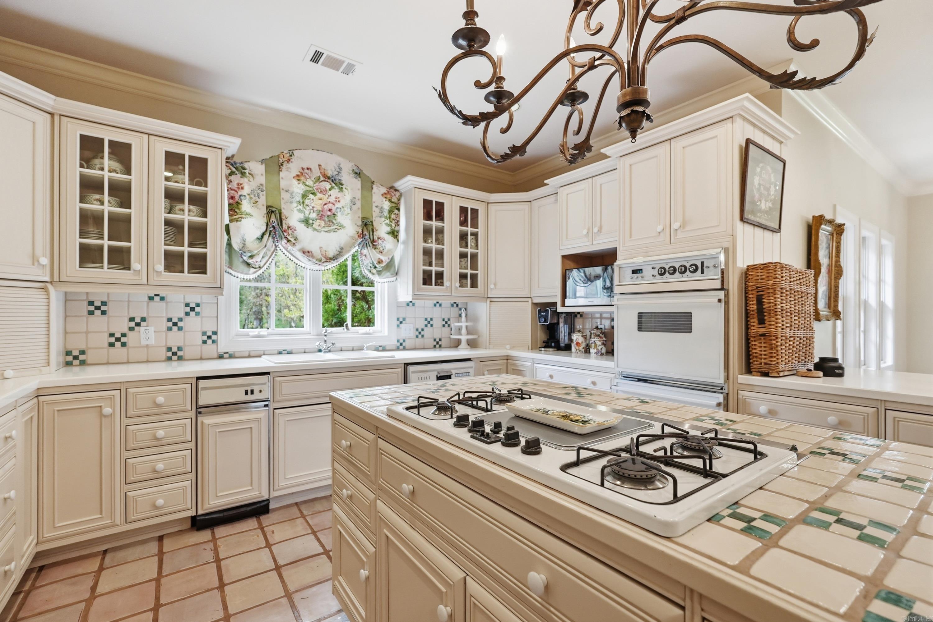 L & S REPLAT OF PIPPINPOST - Residential