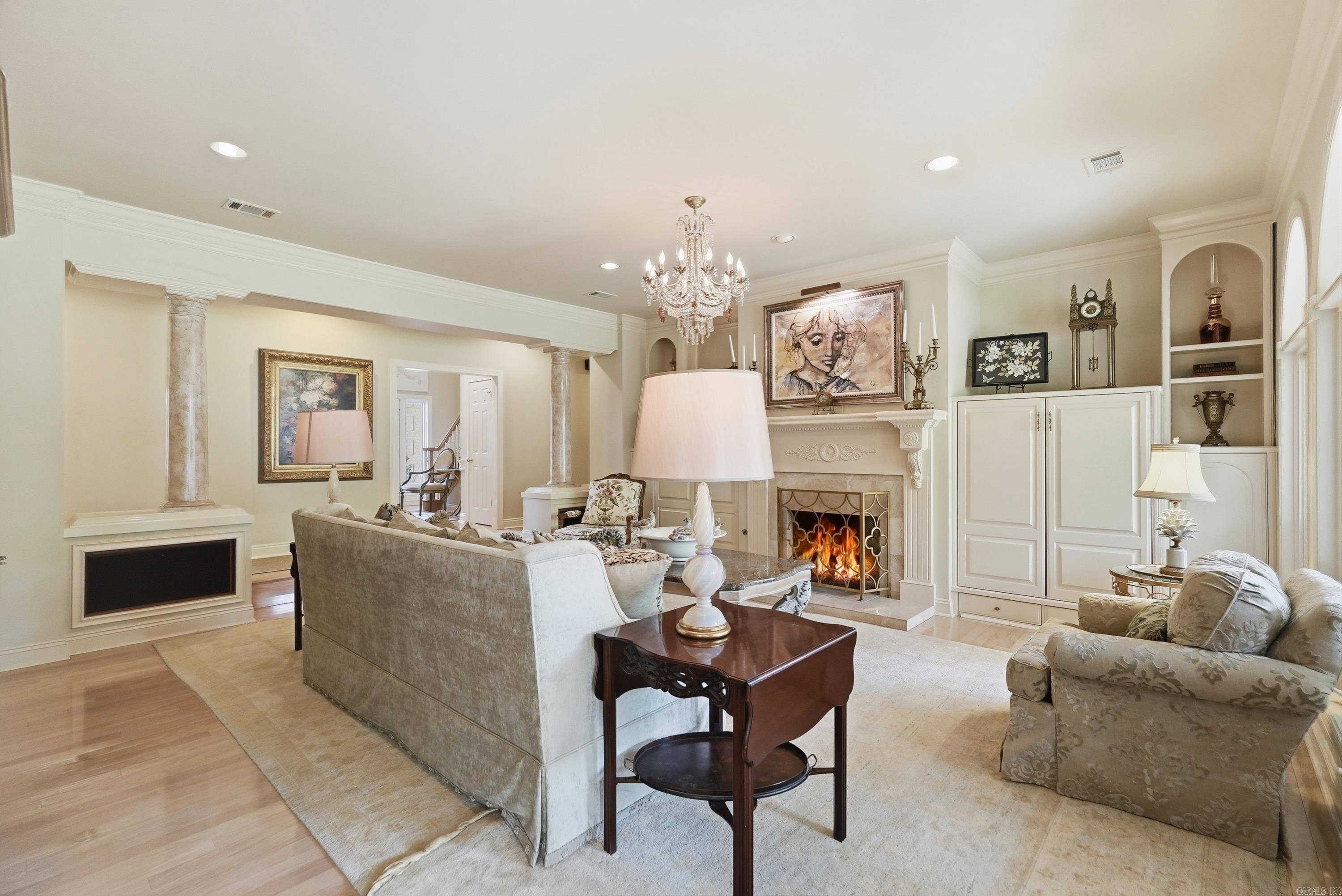 L & S REPLAT OF PIPPINPOST - Residential