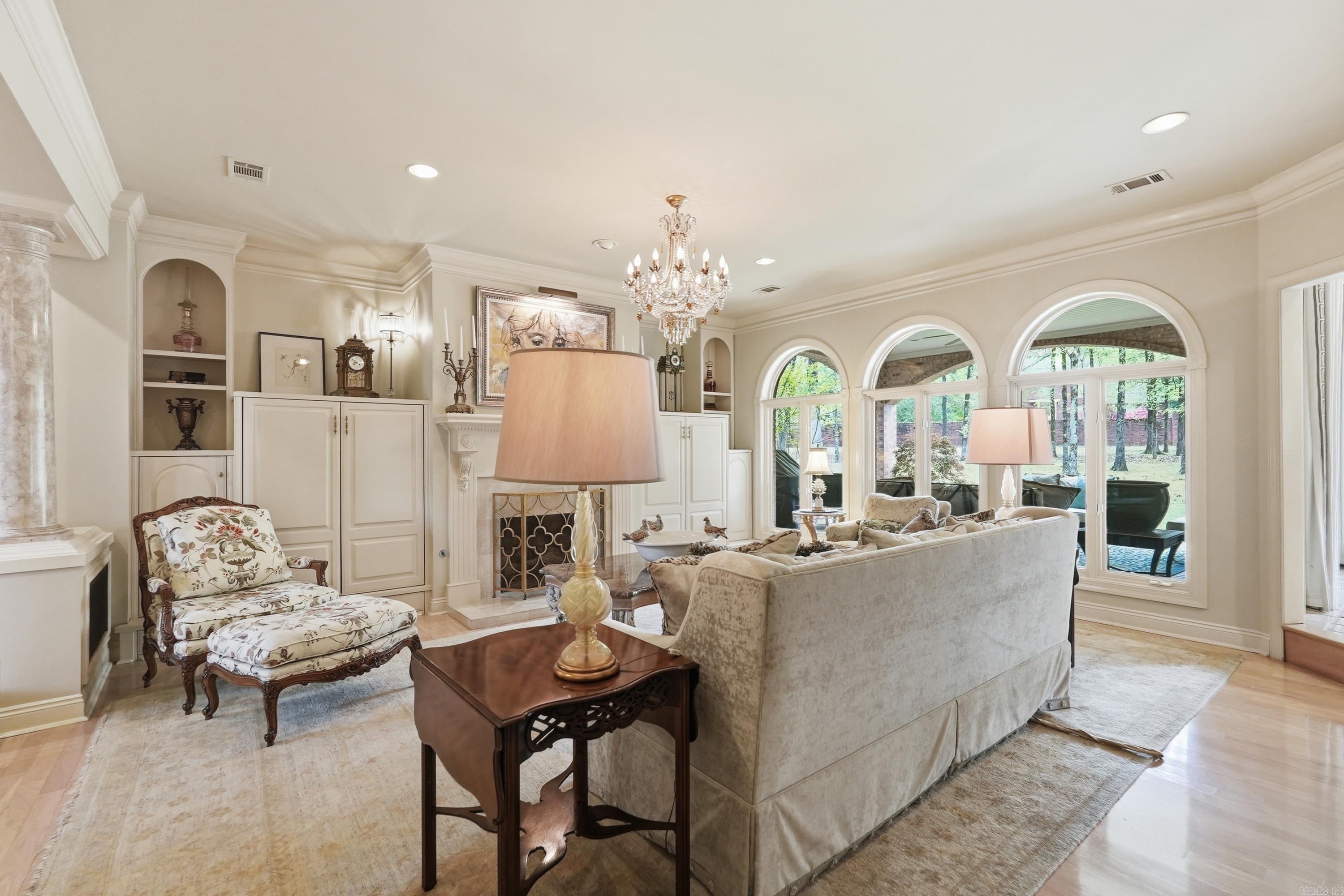 L & S REPLAT OF PIPPINPOST - Residential