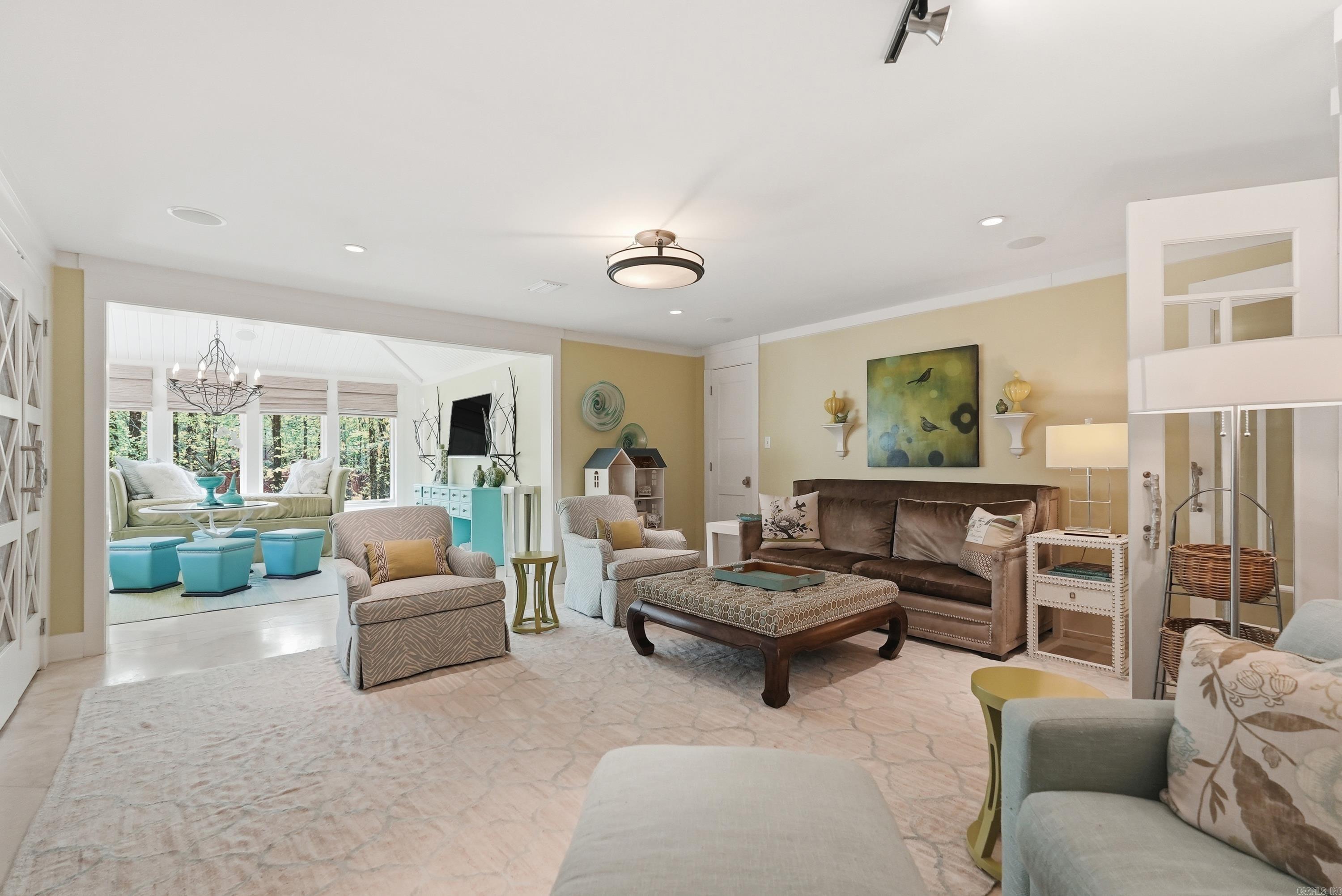 L & S REPLAT OF PIPPINPOST - Residential