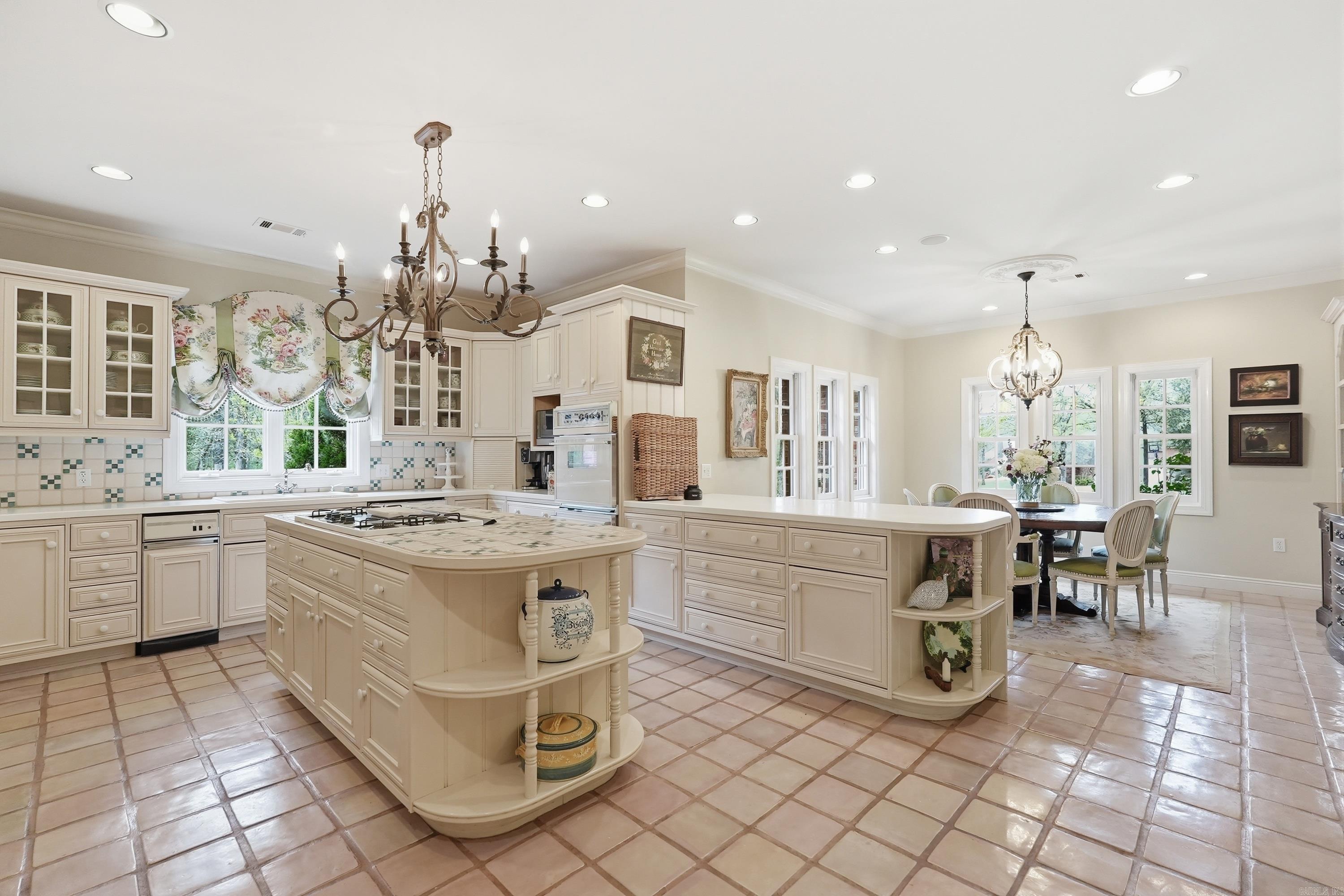 L & S REPLAT OF PIPPINPOST - Residential