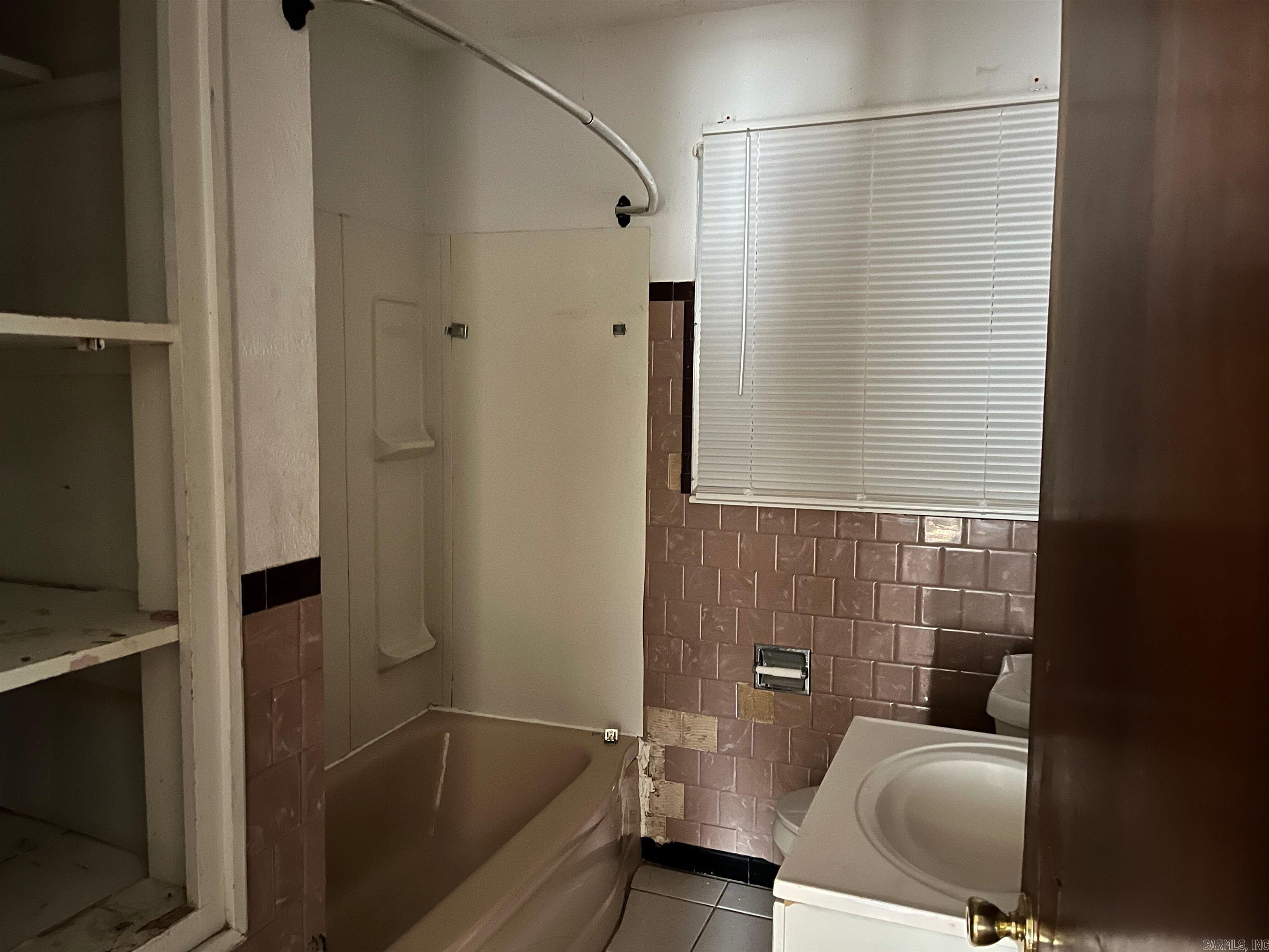 COLLEGE TERRACE - Residential