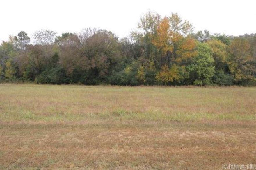 02306- Interior White River Subdivision Building Lot- This lot is cleared, level, and has power and water available. It is ready for you to start building your dream home. It has paved road frontage and the White River is just across the street. There is a public boat ramp just minutes from the property. Only 10 minutes from downtown Mountain View Arkansas, the Folk Music Capital of the World. There are restrictions to protect your investments and there is a 2,200 minimum square footage requirement. $20,000.