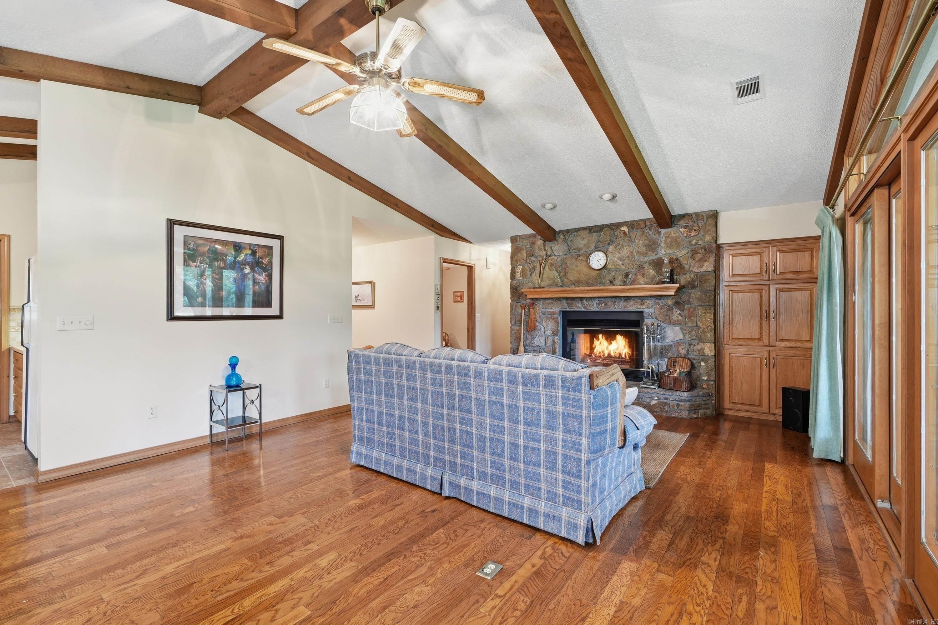 CASTLE RIDGE - Residential