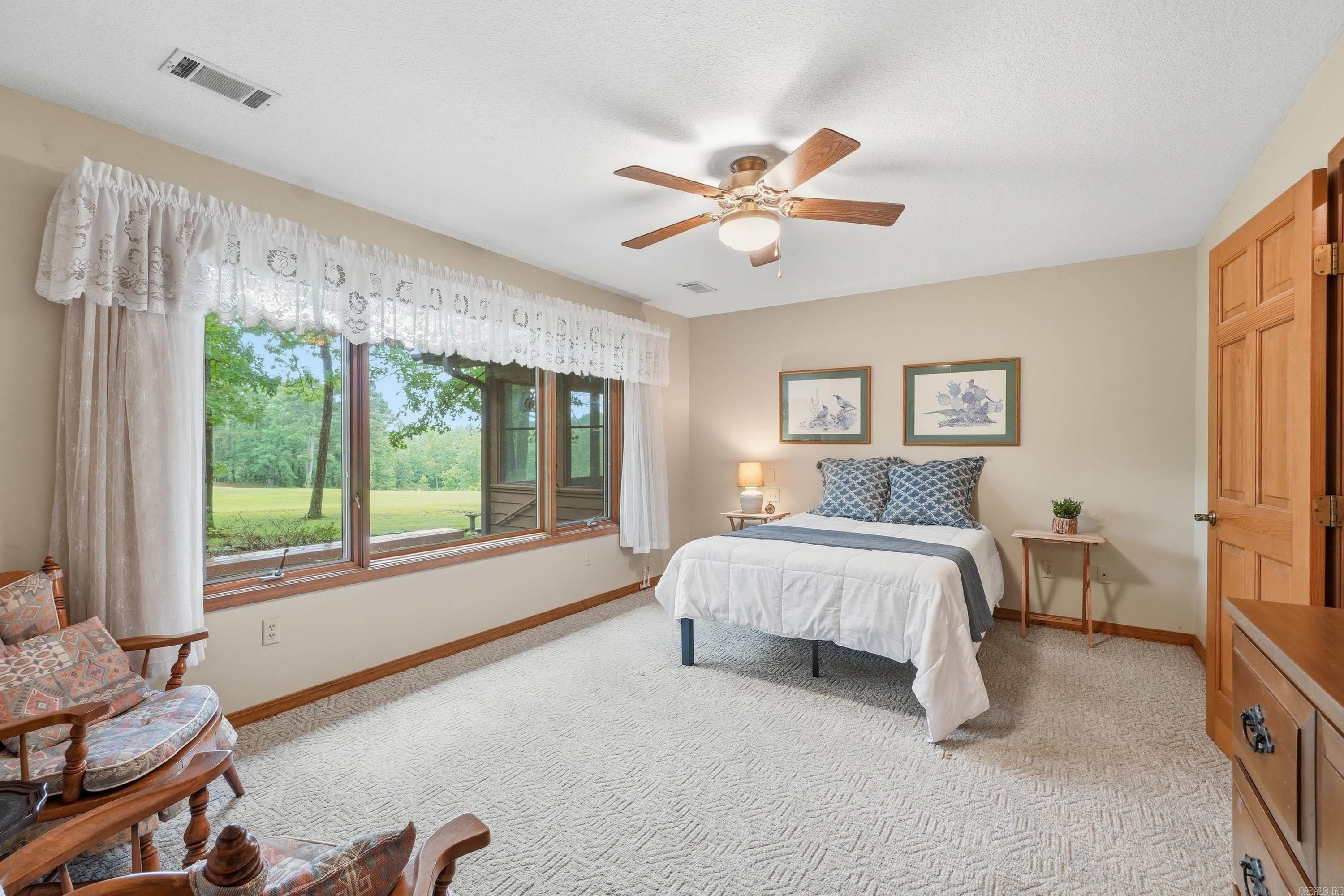 CASTLE RIDGE - Residential