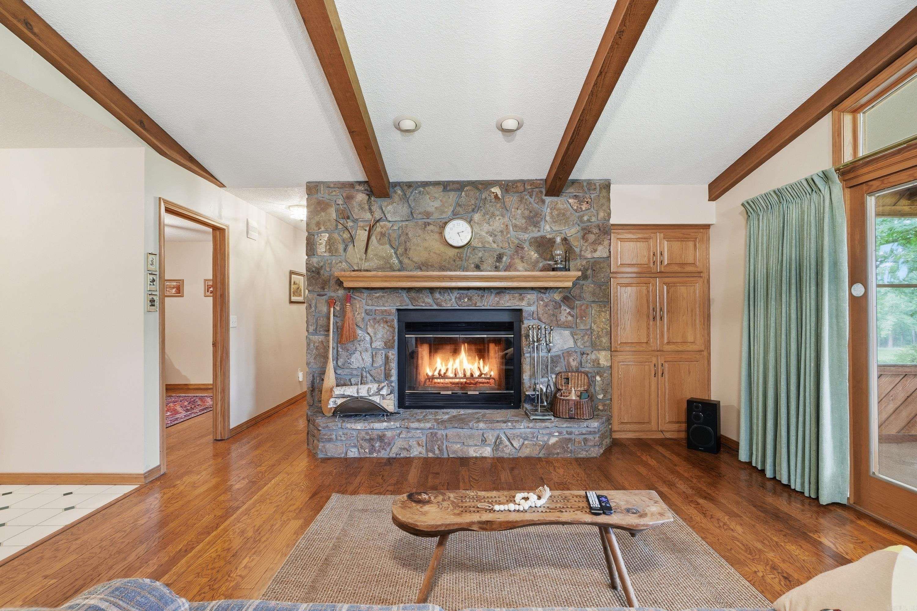 CASTLE RIDGE - Residential