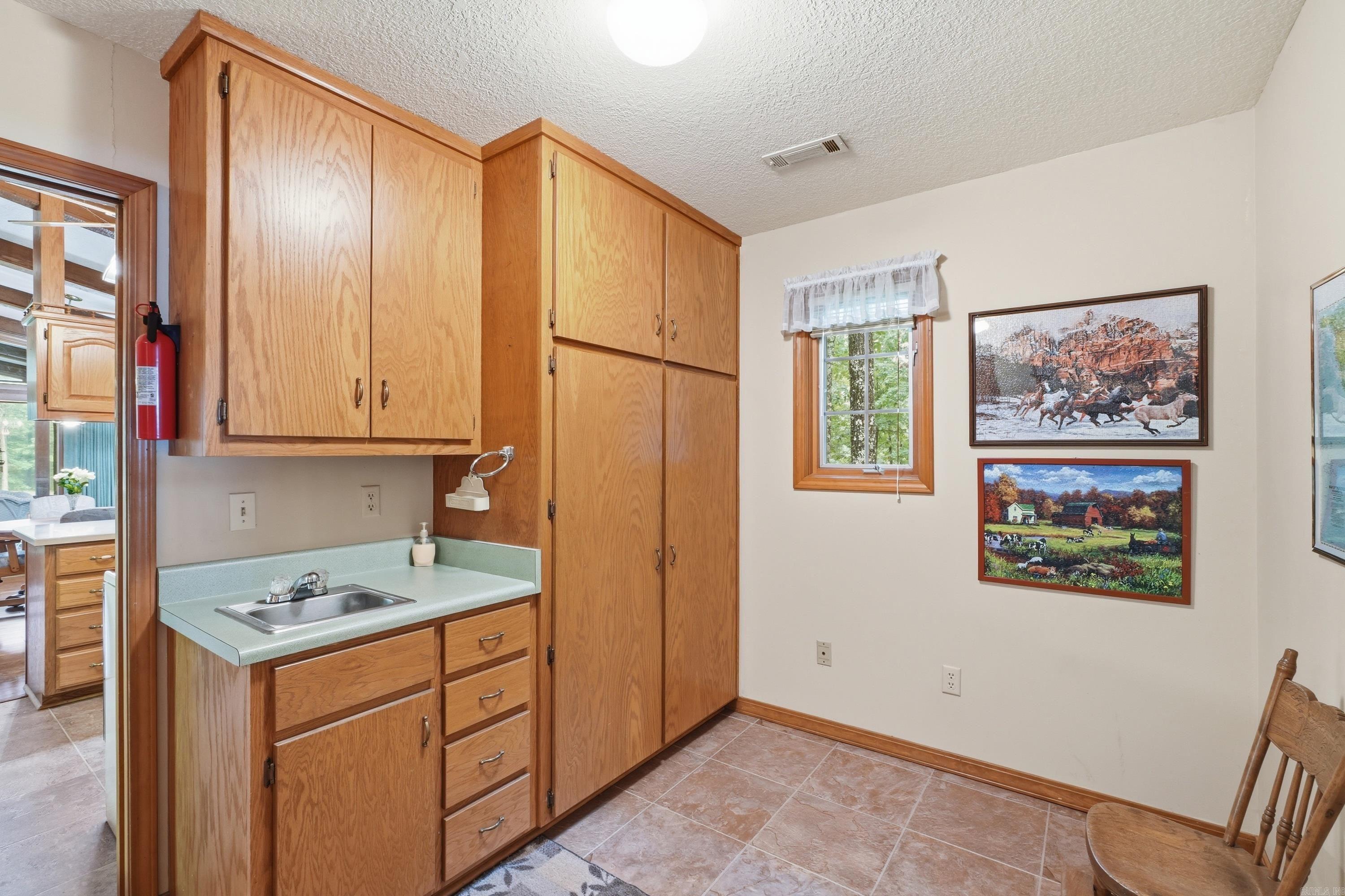 CASTLE RIDGE - Residential