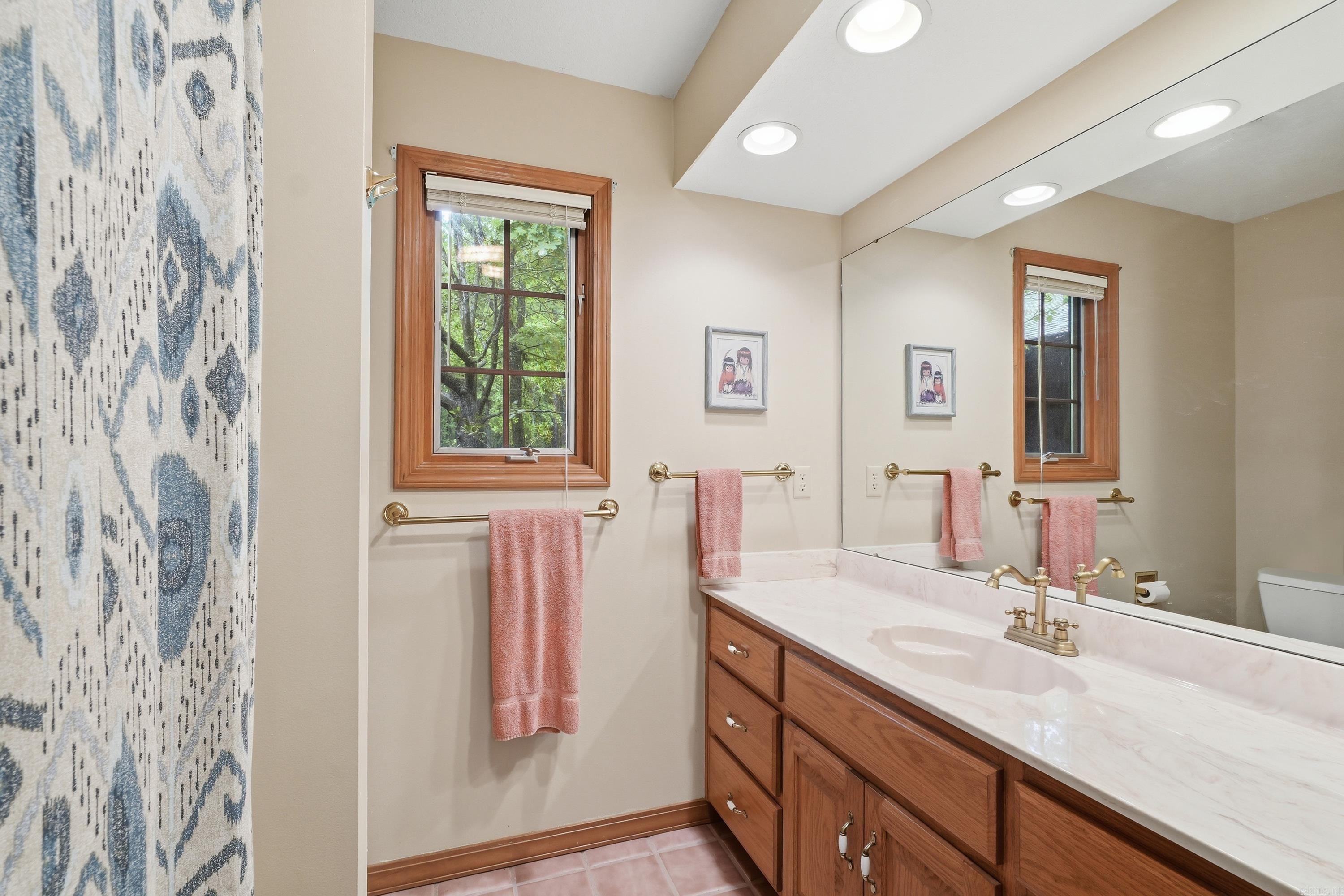 CASTLE RIDGE - Residential