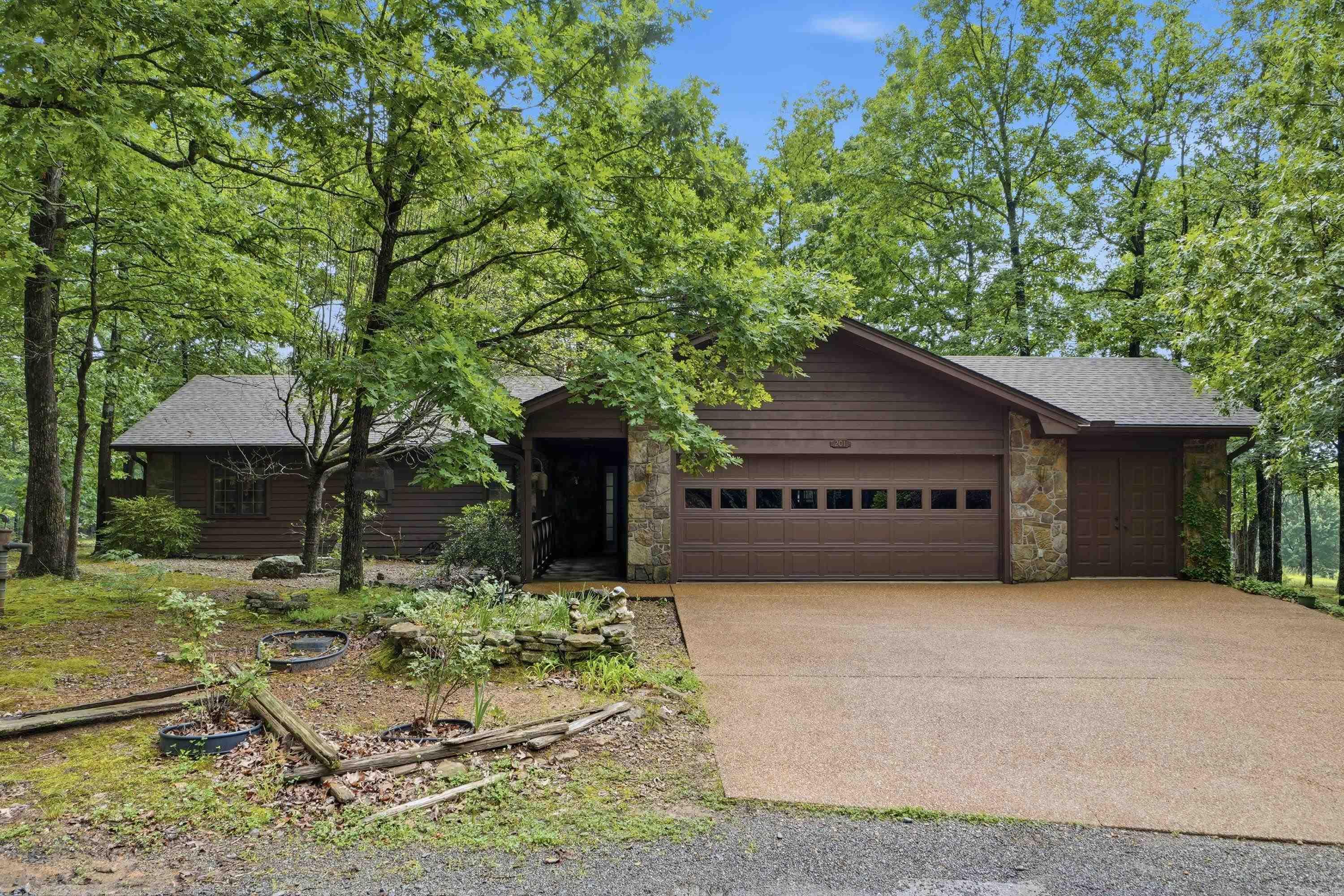 CASTLE RIDGE - Residential