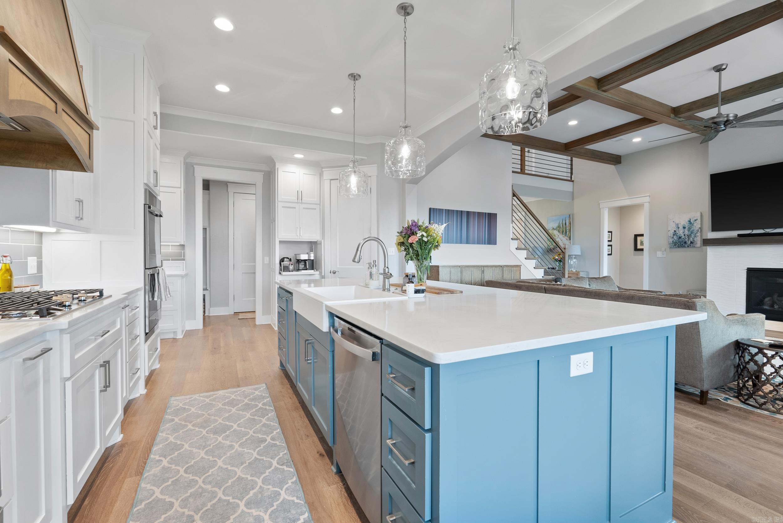 WEATHERSTONE - Residential