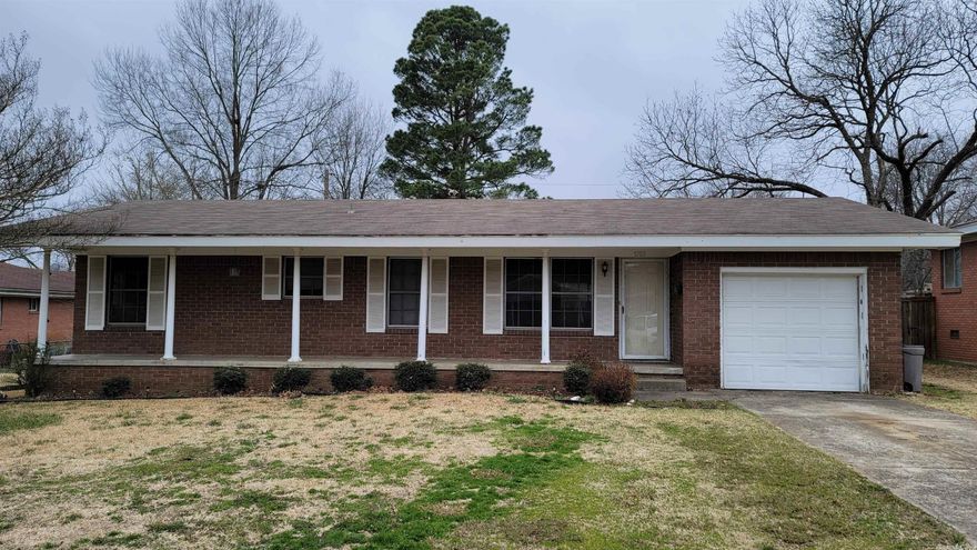 Available for rent: 3 bedroom 1.5 bath home. Garage parking, fenced yard. Lease terms $1,000 deposit, $50 application fee. Apply online at c21prjxrentals.com