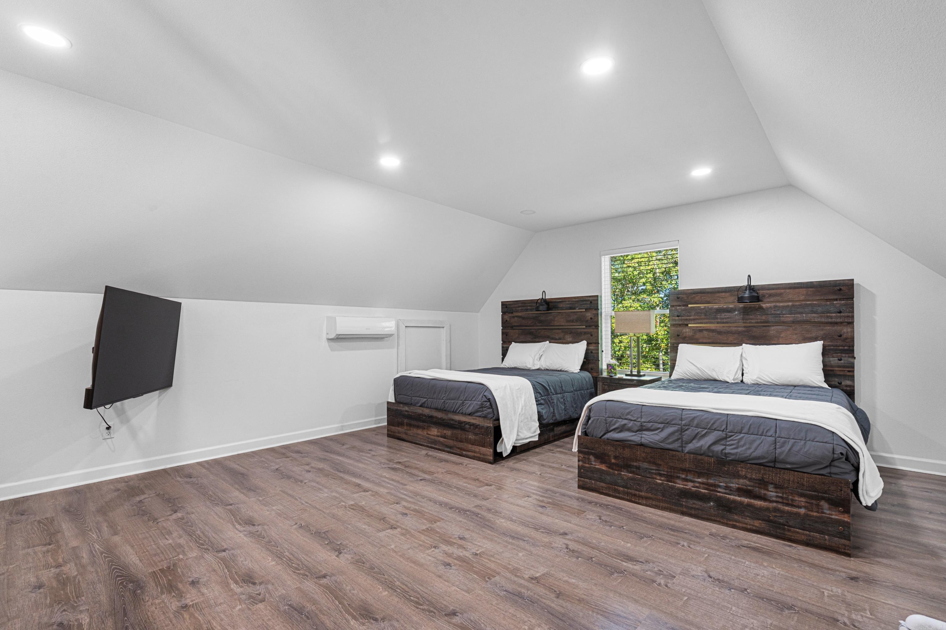 Metes & Bounds - Residential Income