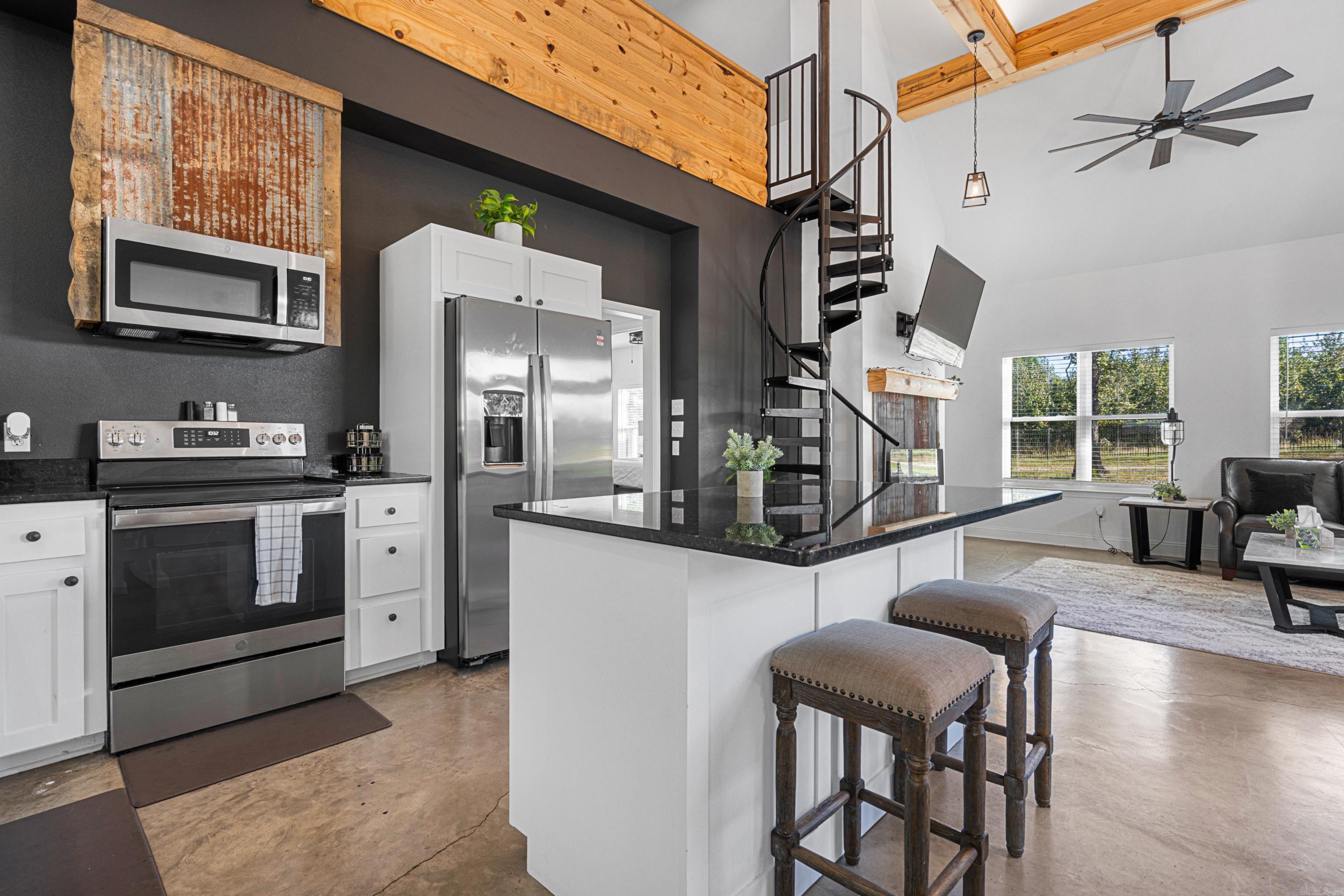 Metes & Bounds - Residential Income