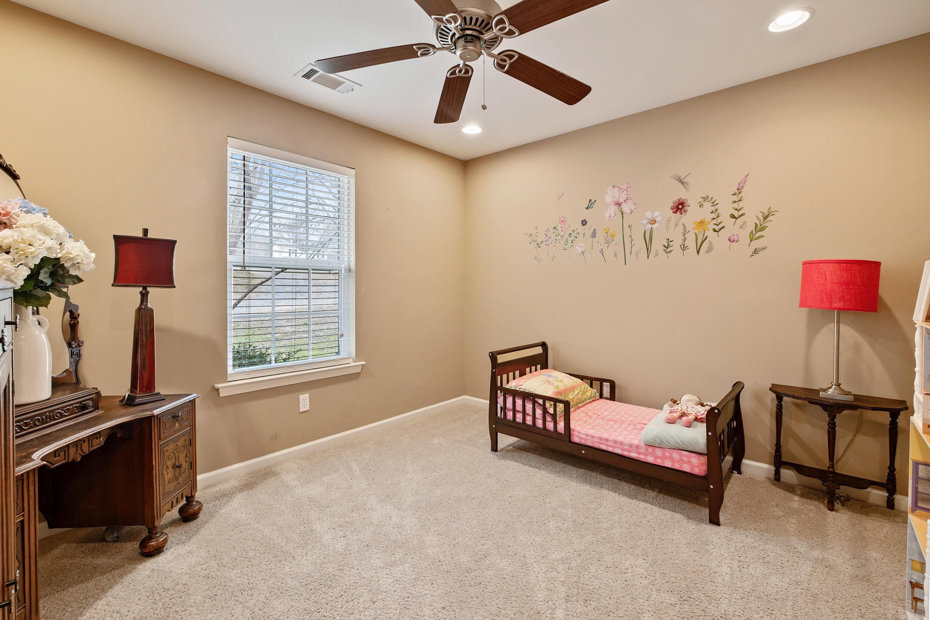 HOBBY TRAIL - Residential