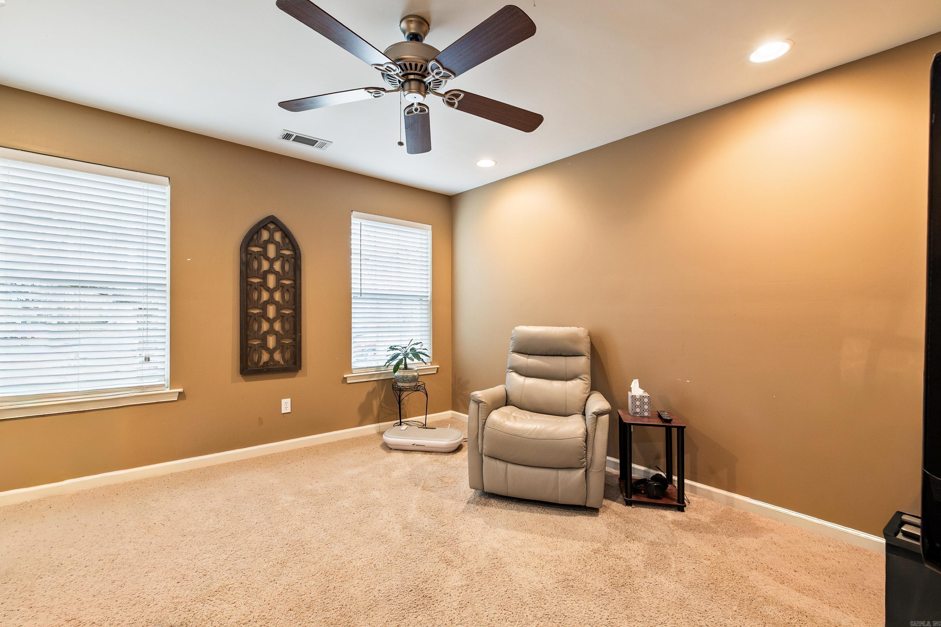 HOBBY TRAIL - Residential