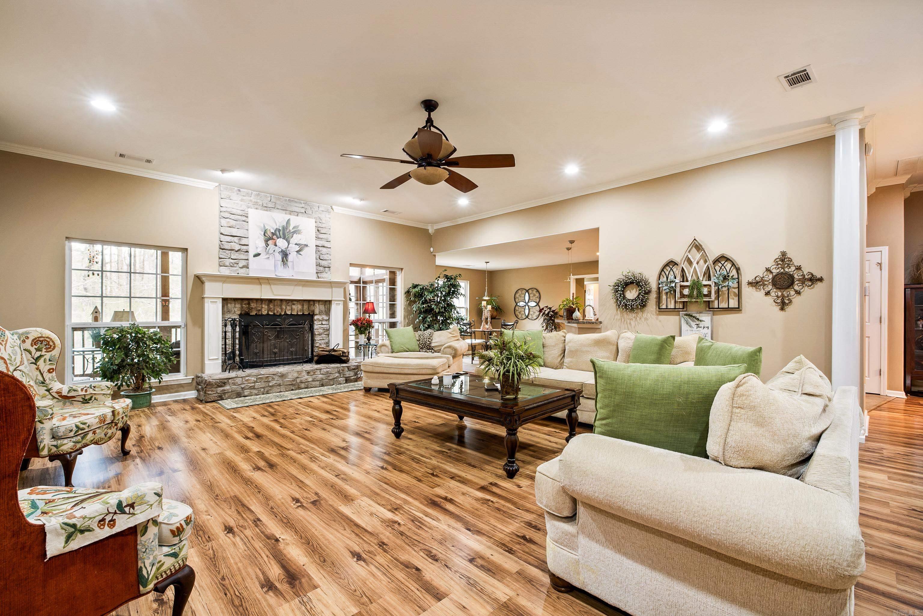 HOBBY TRAIL - Residential