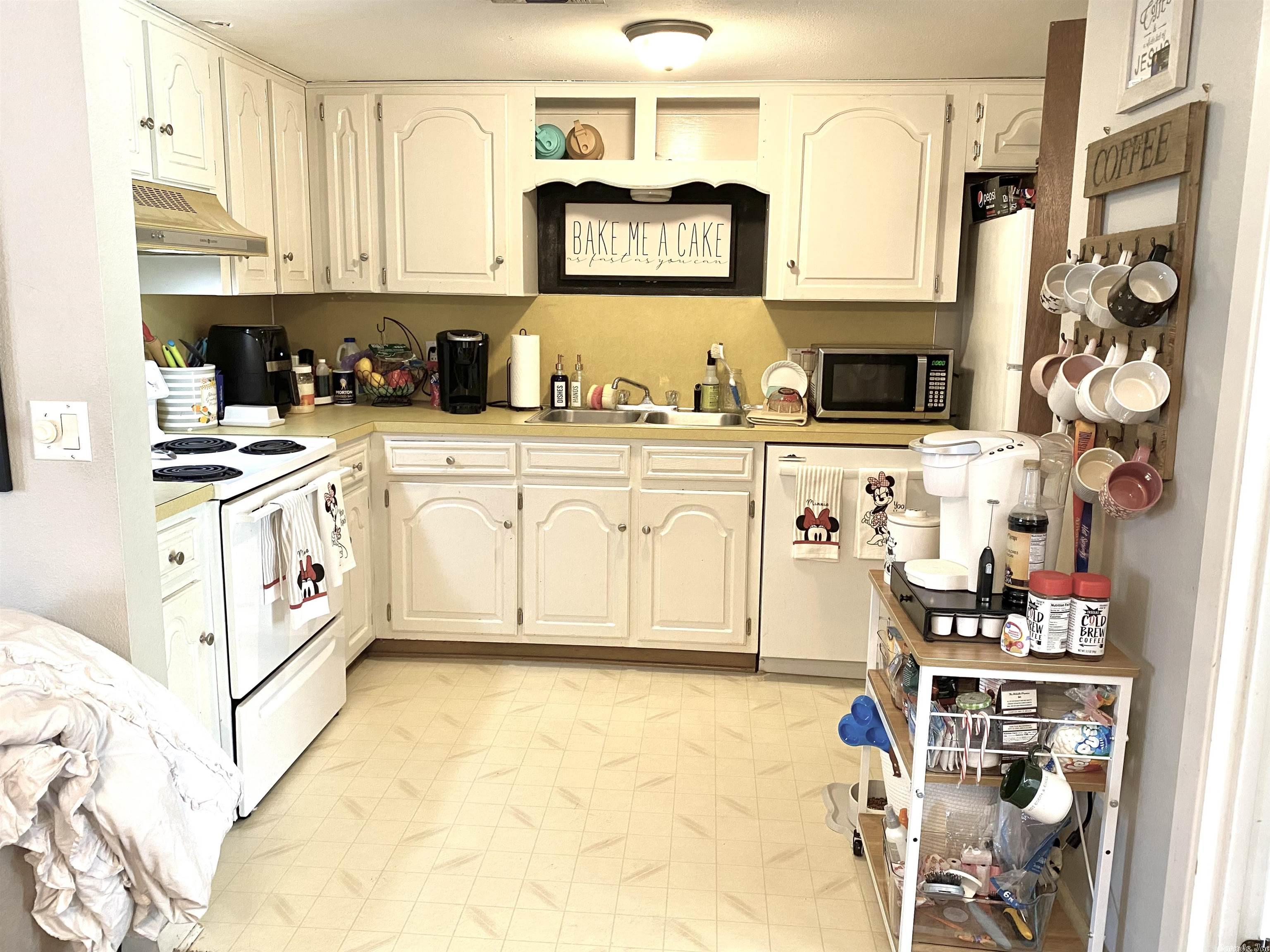 VALENCIA COURTS - Residential