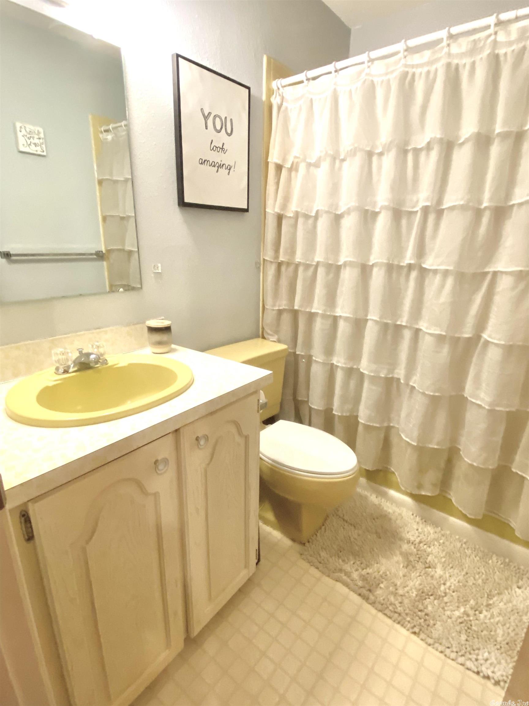 VALENCIA COURTS - Residential