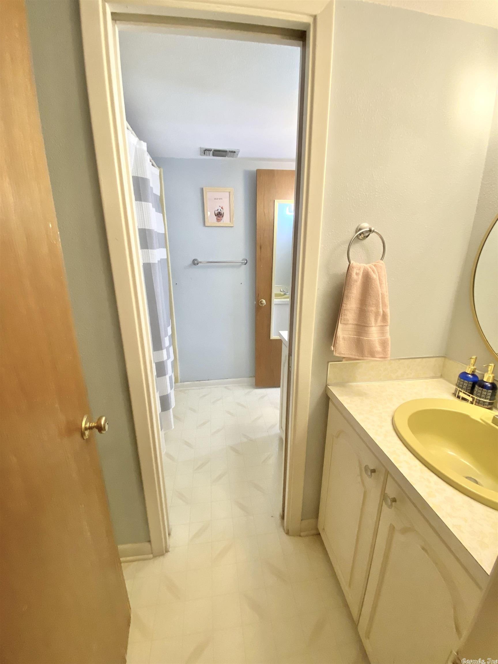 VALENCIA COURTS - Residential