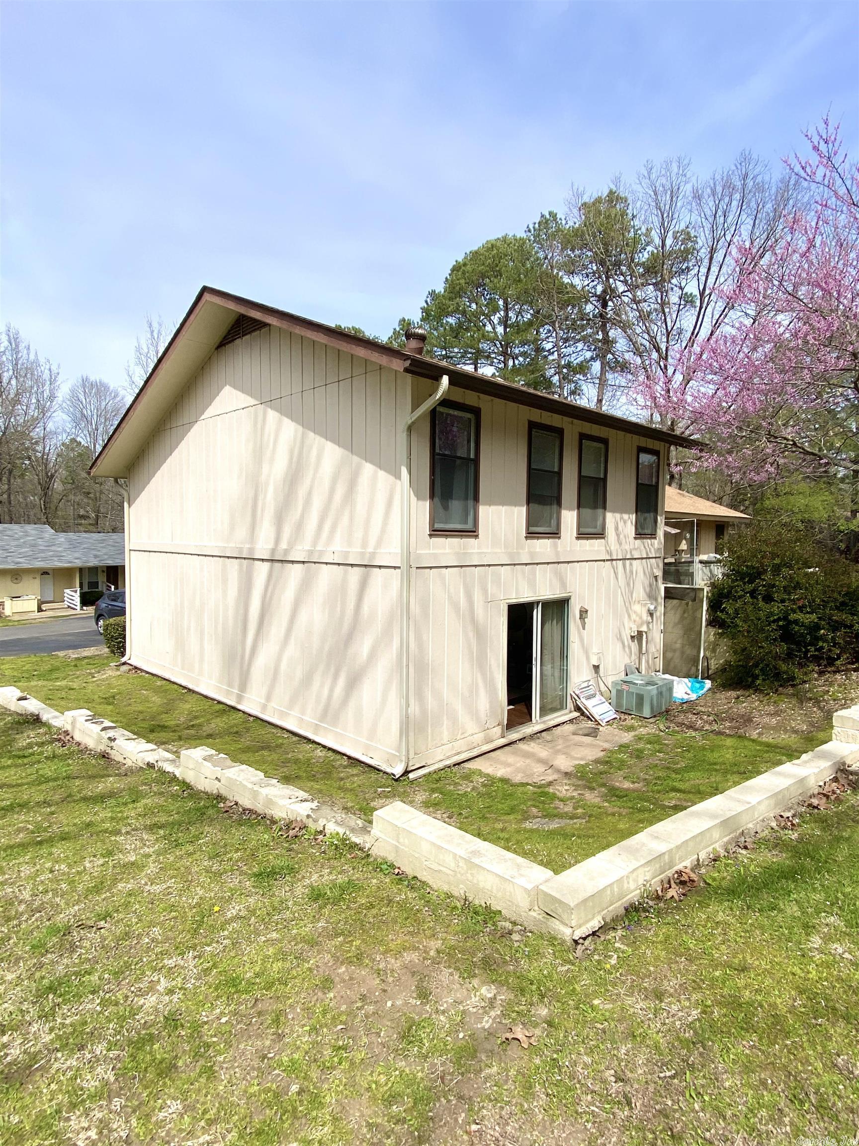 VALENCIA COURTS - Residential