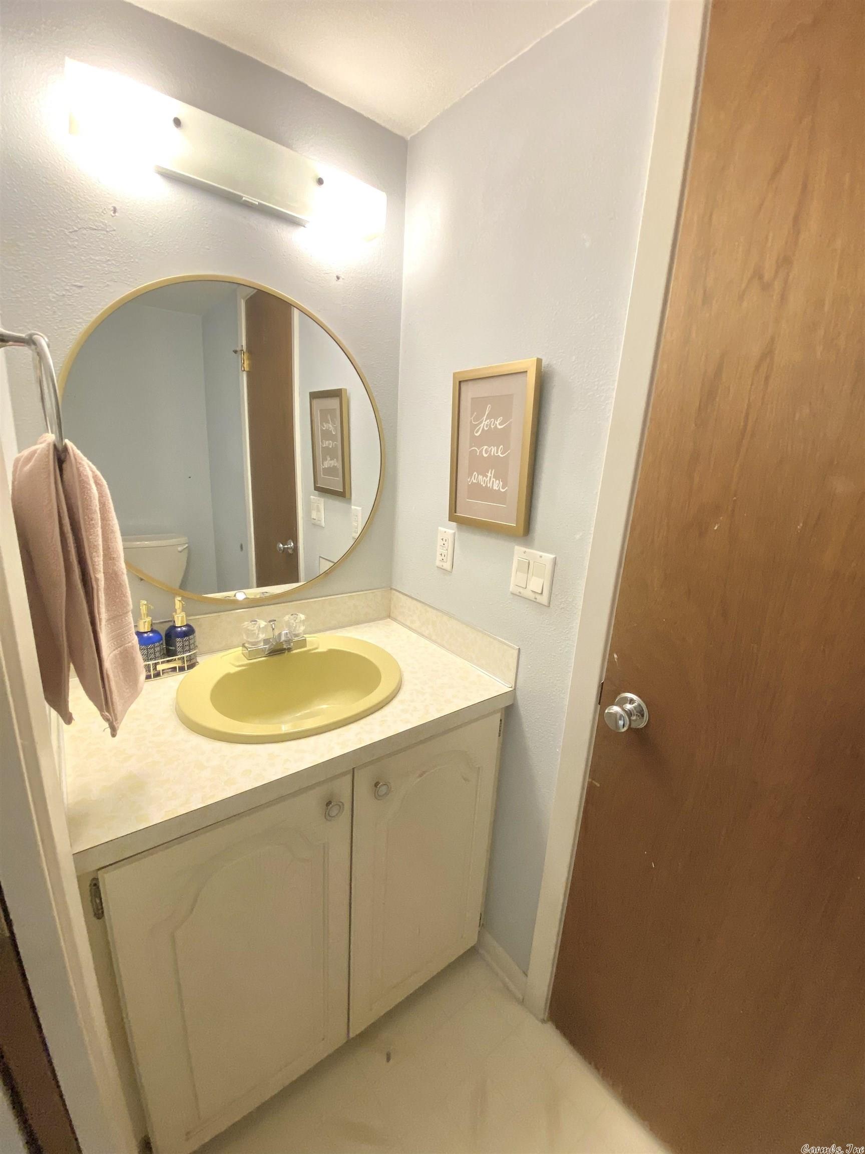 VALENCIA COURTS - Residential