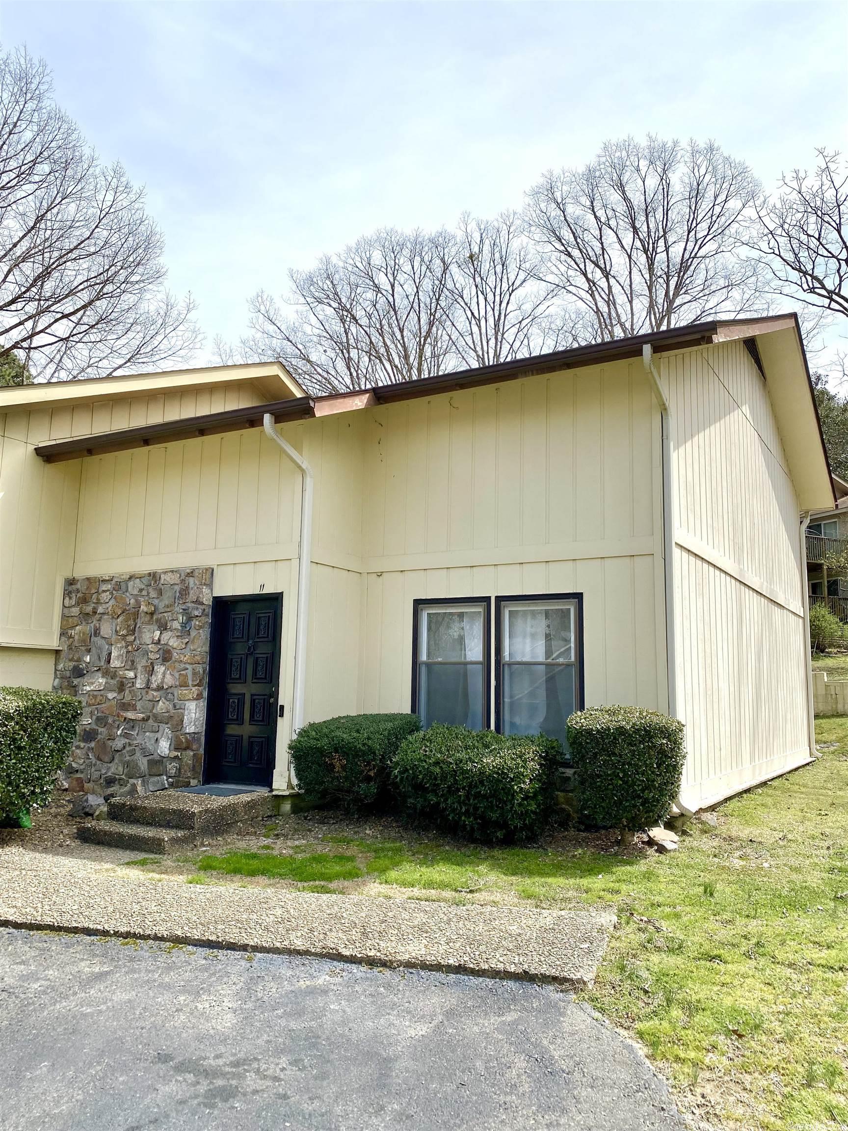 VALENCIA COURTS - Residential