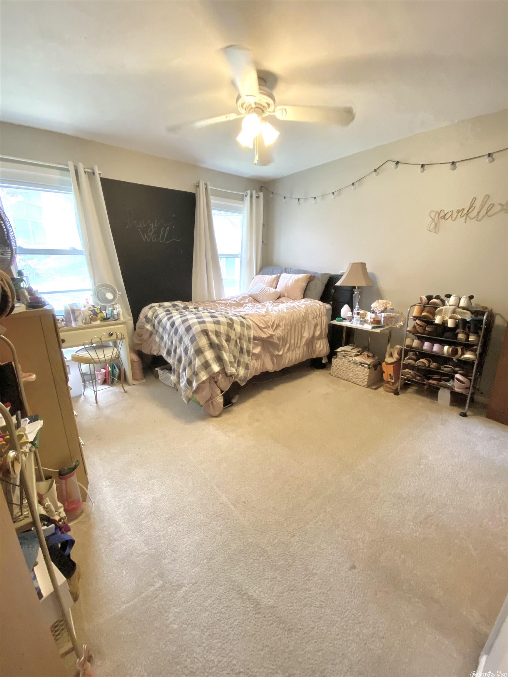 VALENCIA COURTS - Residential