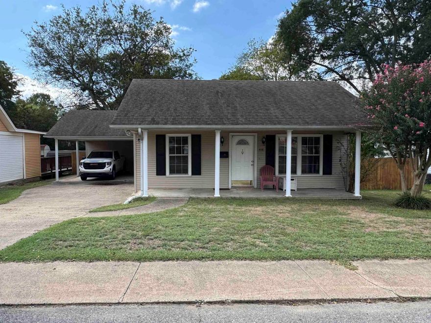 Charming 3 bedroom home in the heart of Benton. This well-maintained 3 bedroom, 2 bath home offers 1,333 sf of comfortable living space with hard surface flooring throughout for easy care. Nestled in a convenient location, it's just a short walk to Ringgold Elementary School and close to all the amenities Benton has to offer. With its warm and inviting layout, this home combines character with functionality-perfect for families, first-time buyers, or anyone looking for a move-in ready property in a great location.