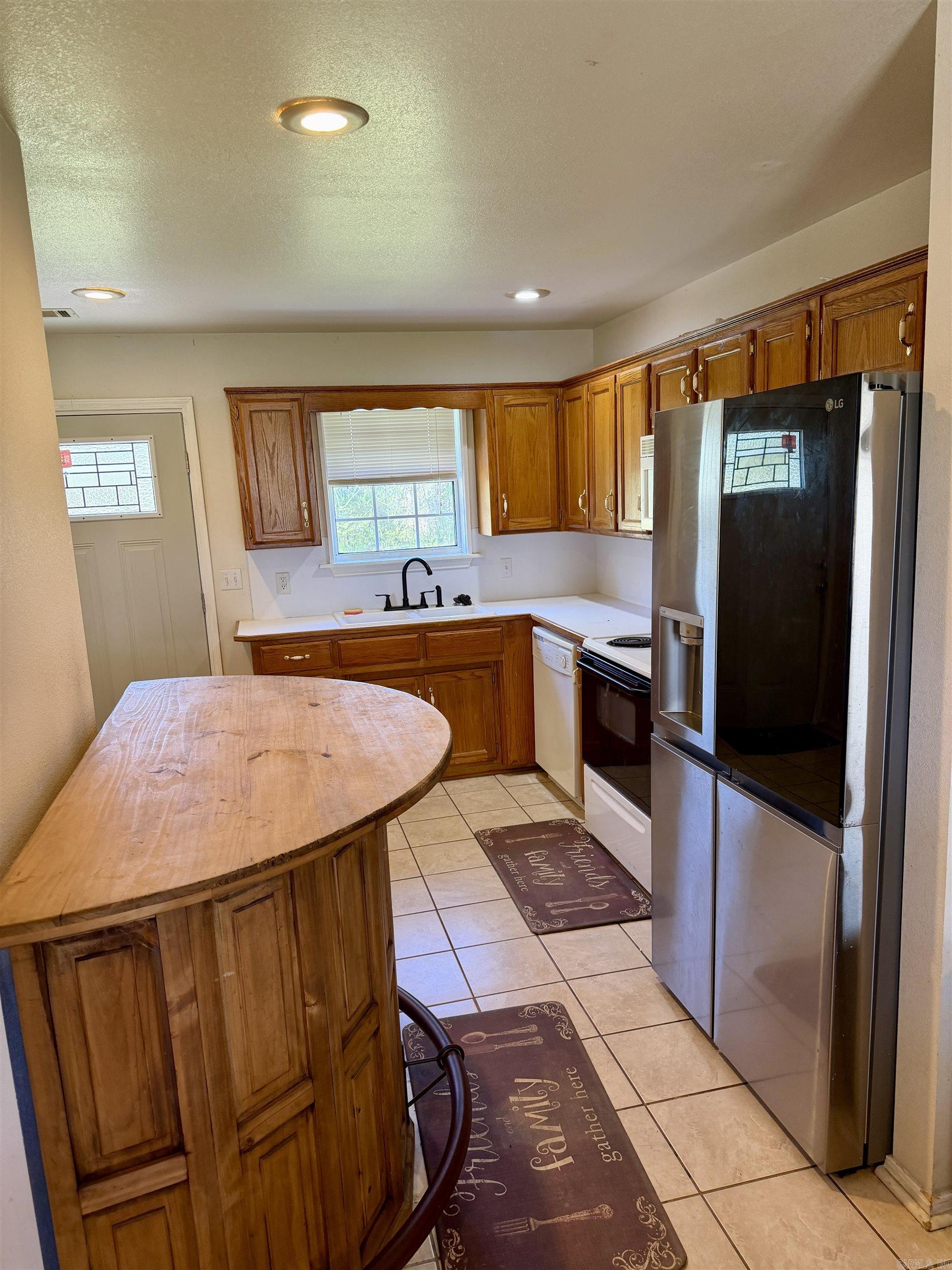 LAKEWOOD - Residential