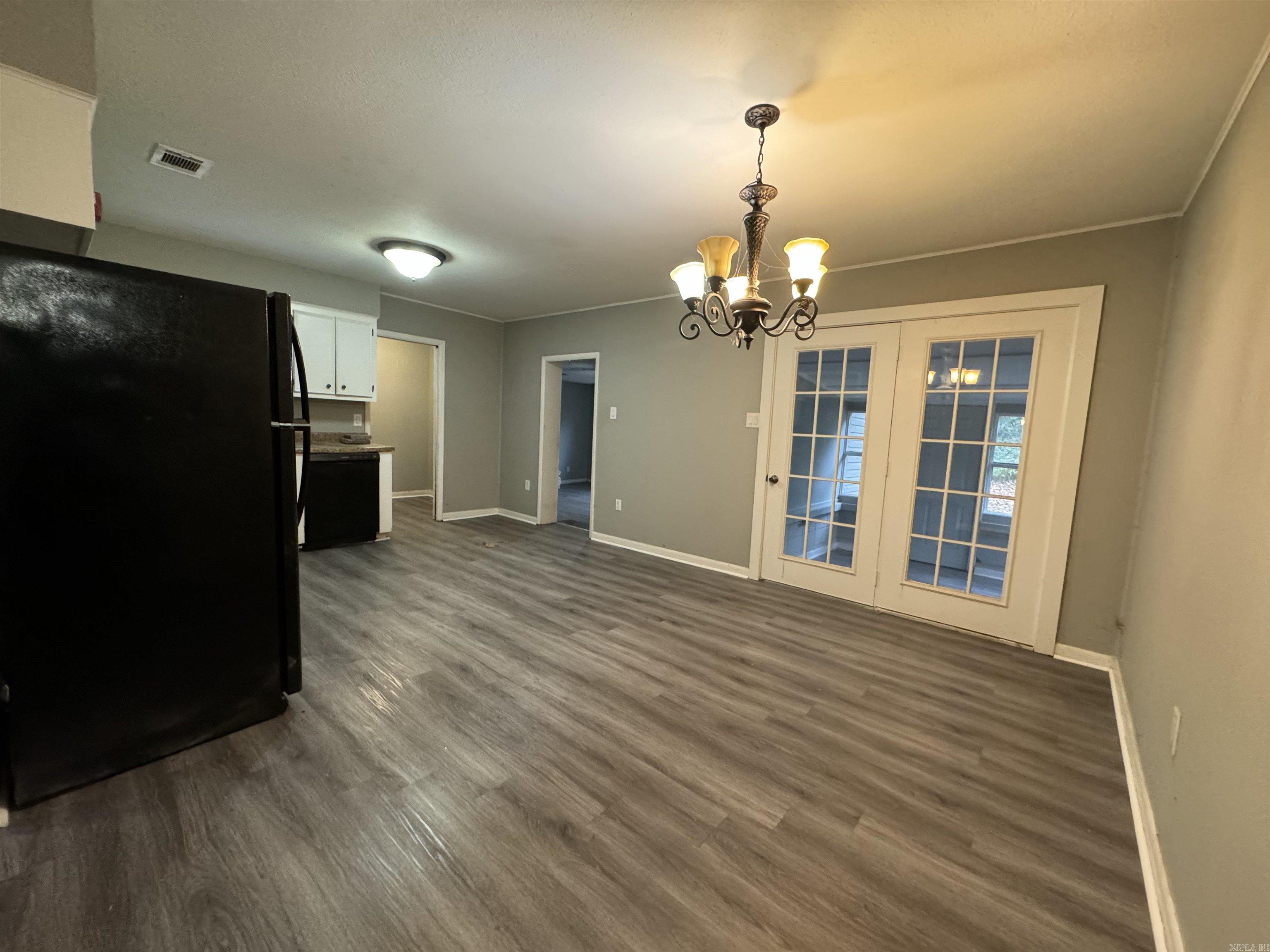 NORTH HILLS MANOR - Residential