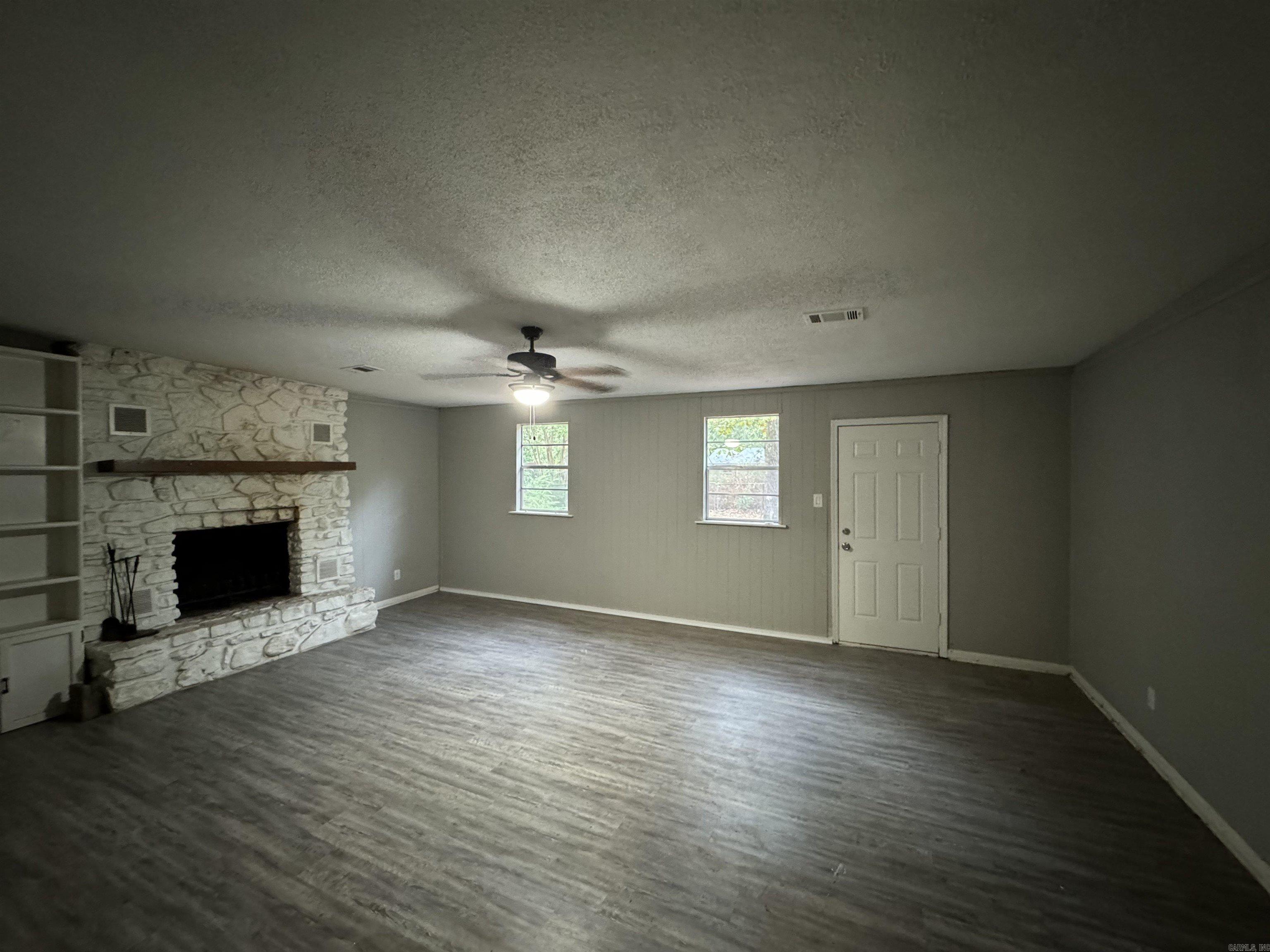 NORTH HILLS MANOR - Residential