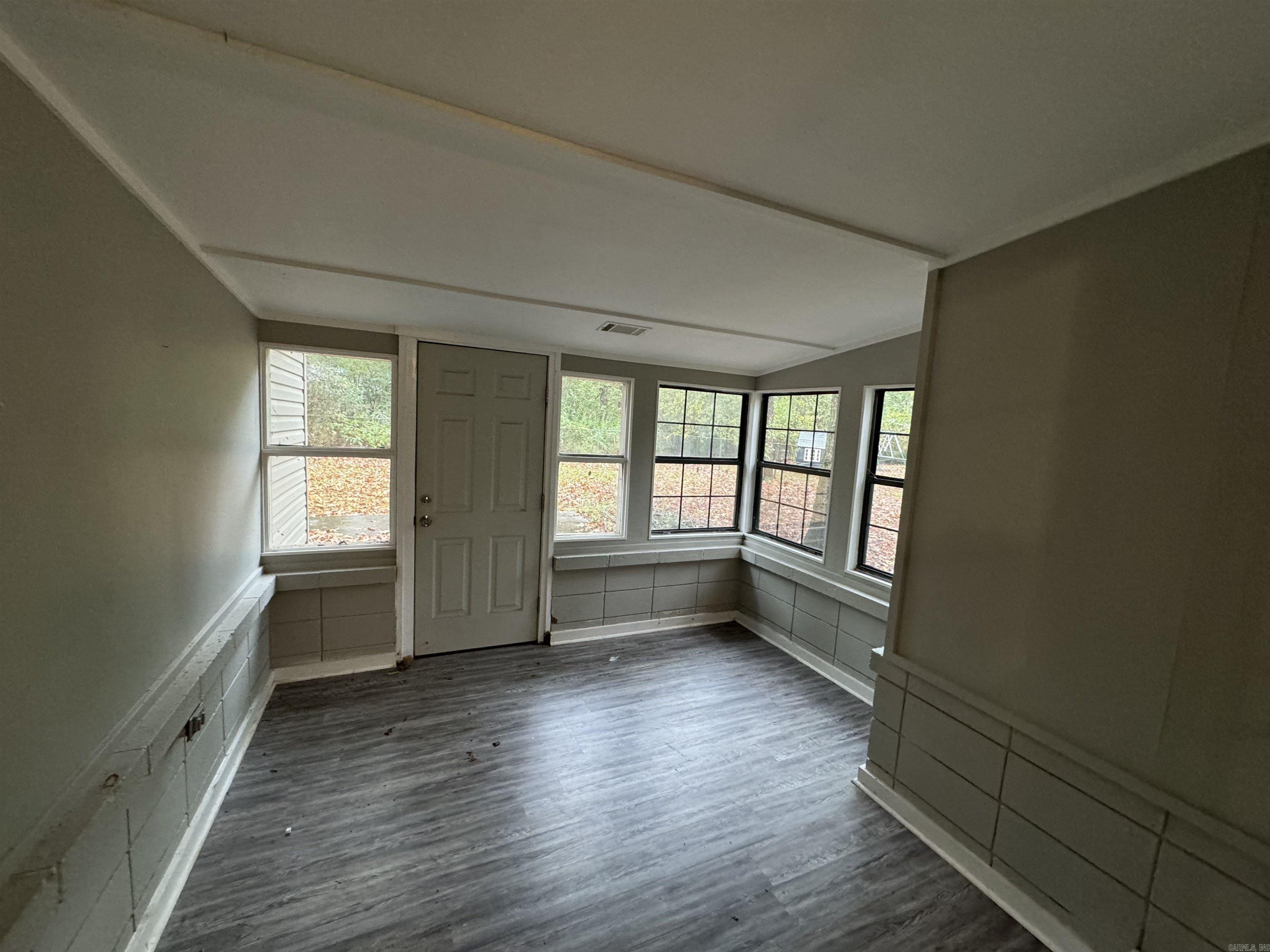 NORTH HILLS MANOR - Residential