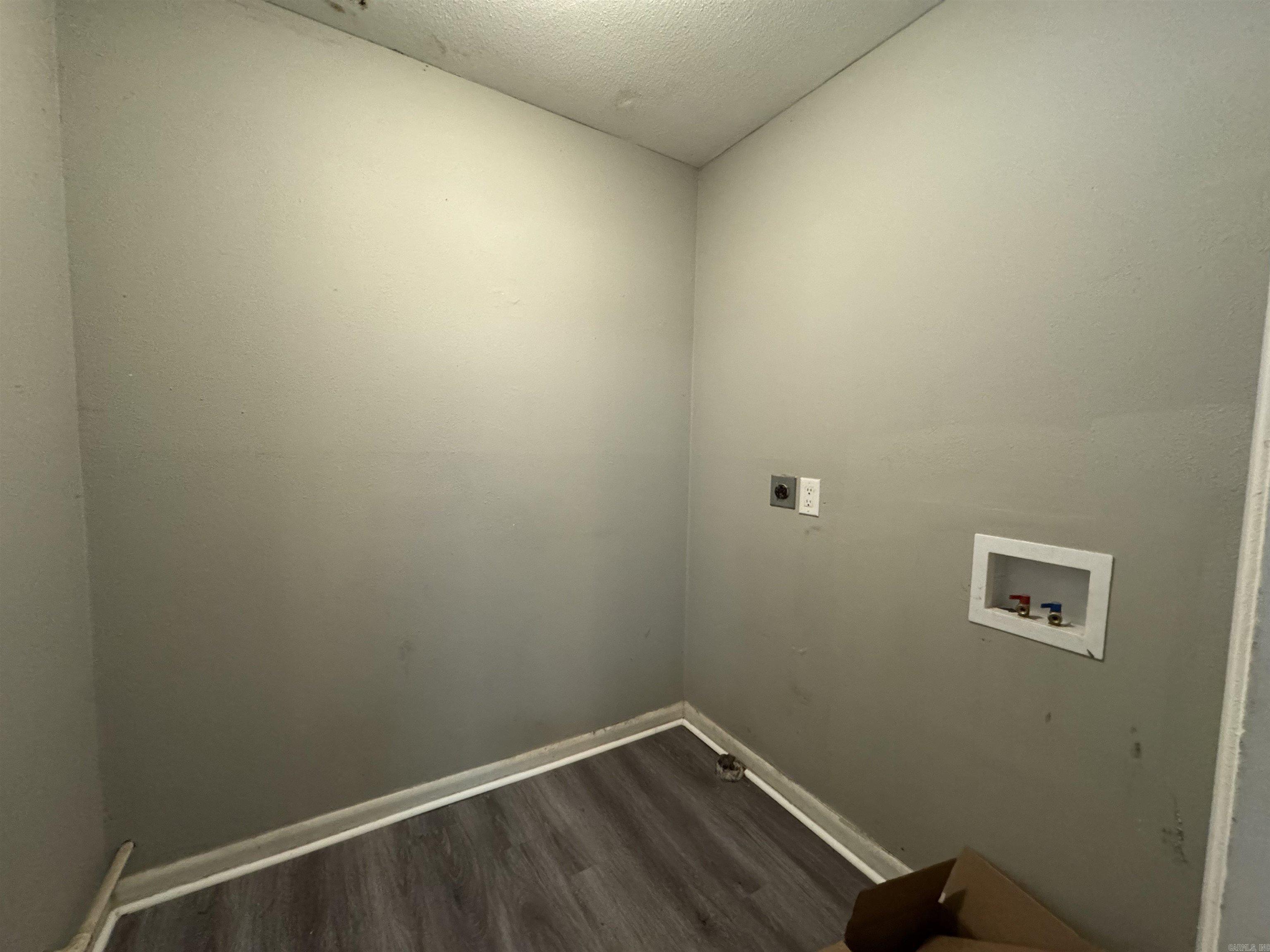 NORTH HILLS MANOR - Residential