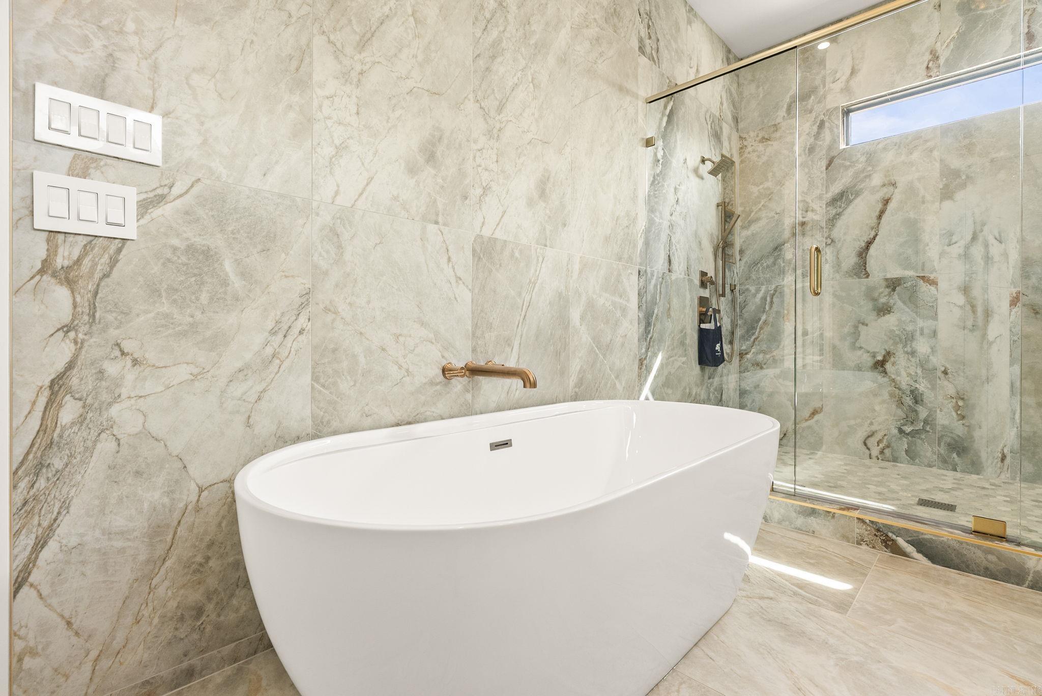 CHENAL VALLEY FALSTONE COURT - Residential