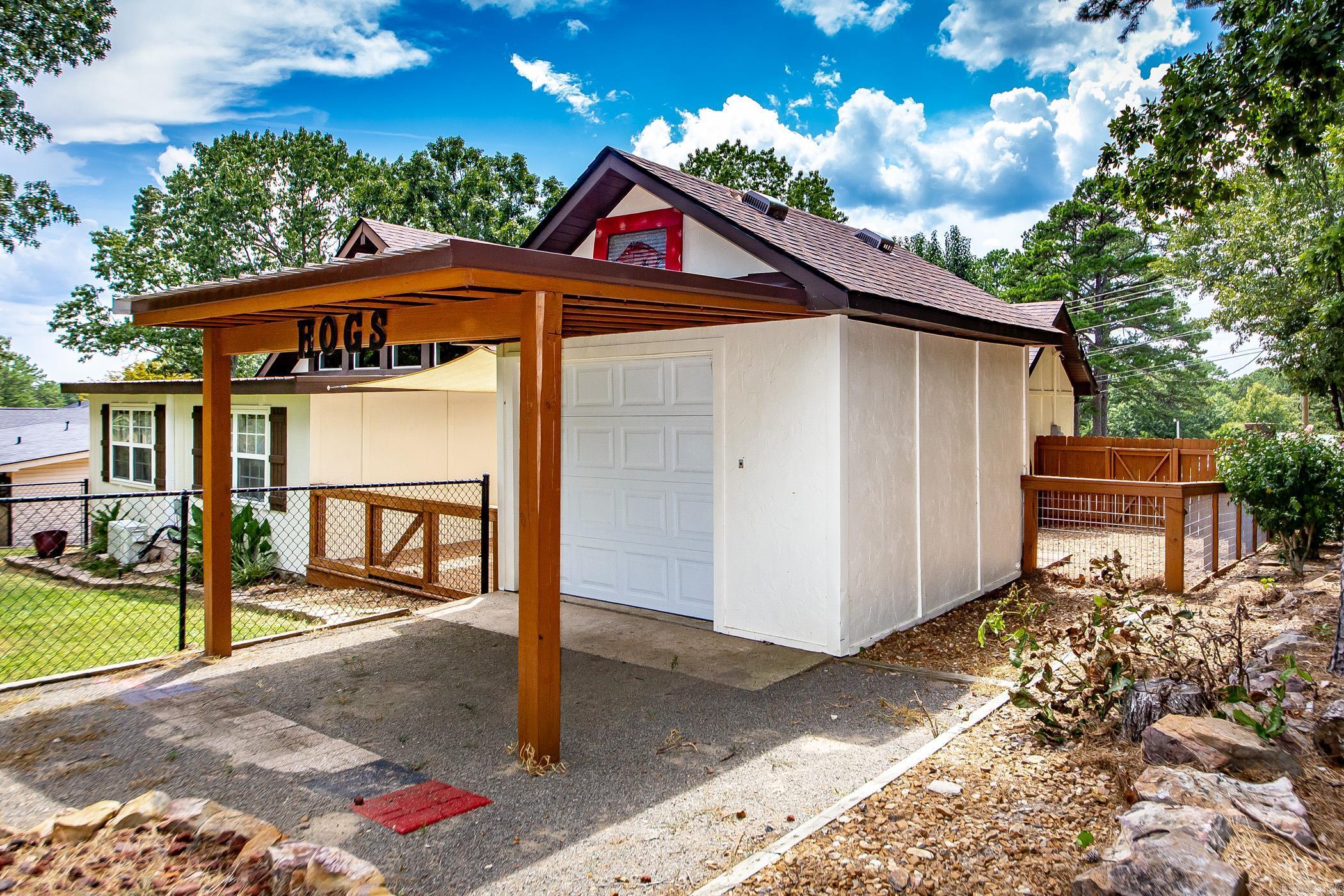 INDIAN HILLS - Residential