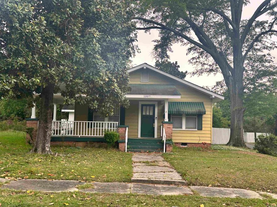 3 Bedrrom, 2 Bathroom move in ready home. *New Interior Painting *New Kitchen Cabinets, Countertops, & Fixtures *New Vinyl Flooring in the Kitchen & Laundry Room *New Stainless Steel Appliances *New HVAC