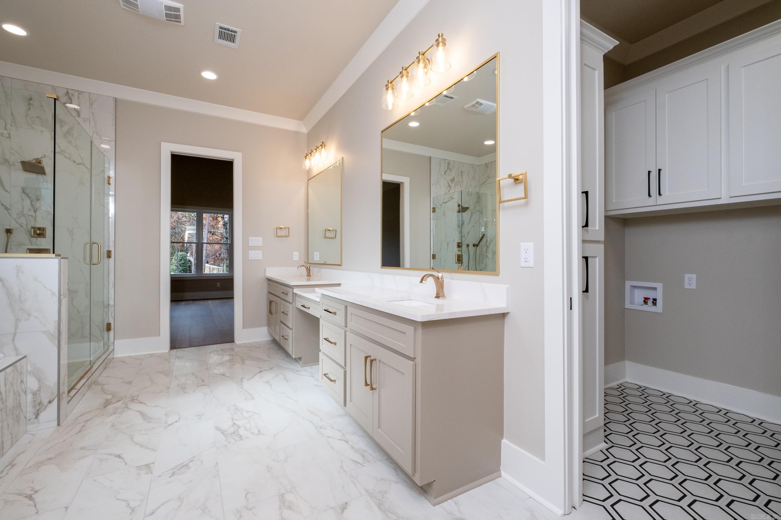 CHENAL VALLEY ABINGTON COURT - Residential