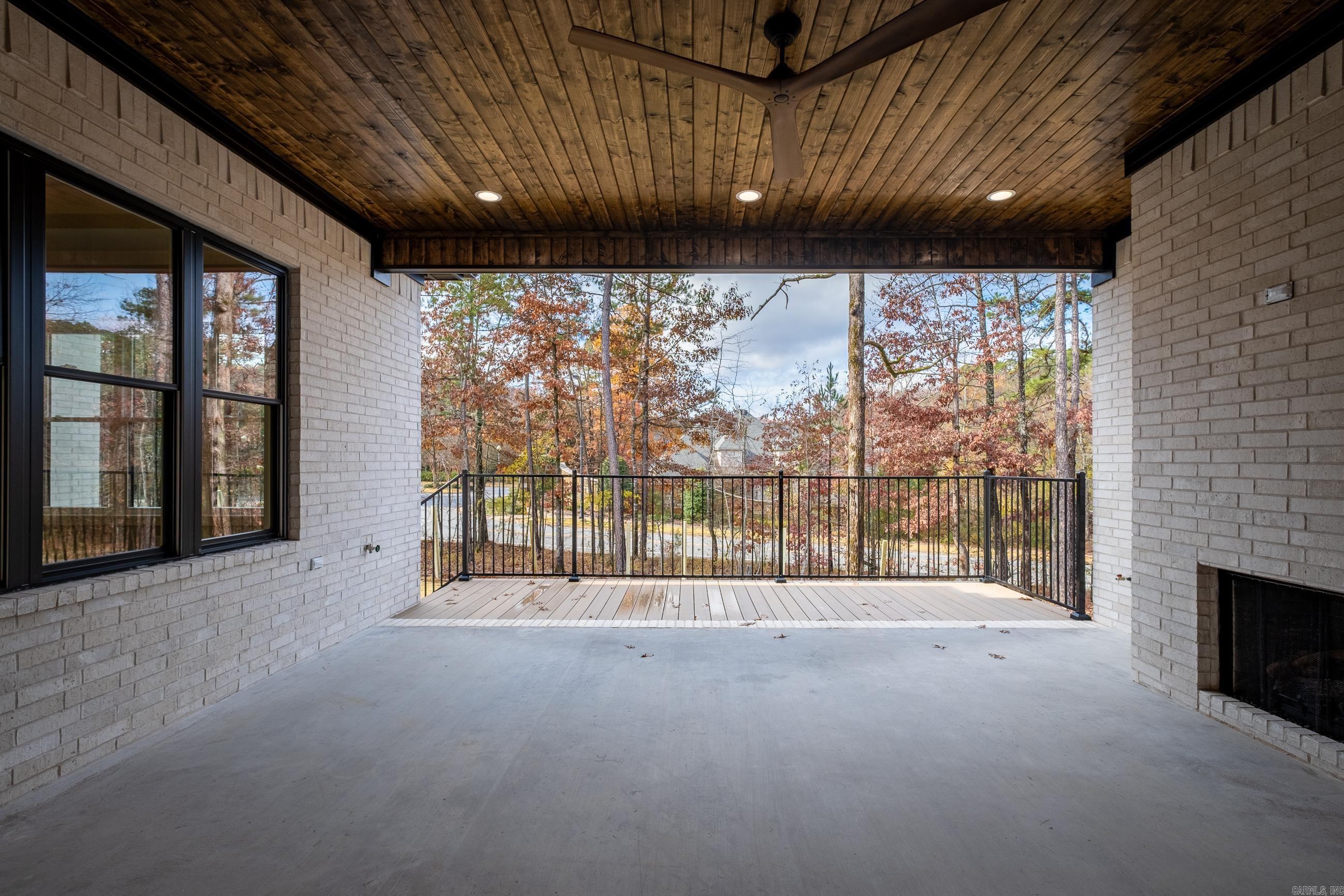 CHENAL VALLEY ABINGTON COURT - Residential