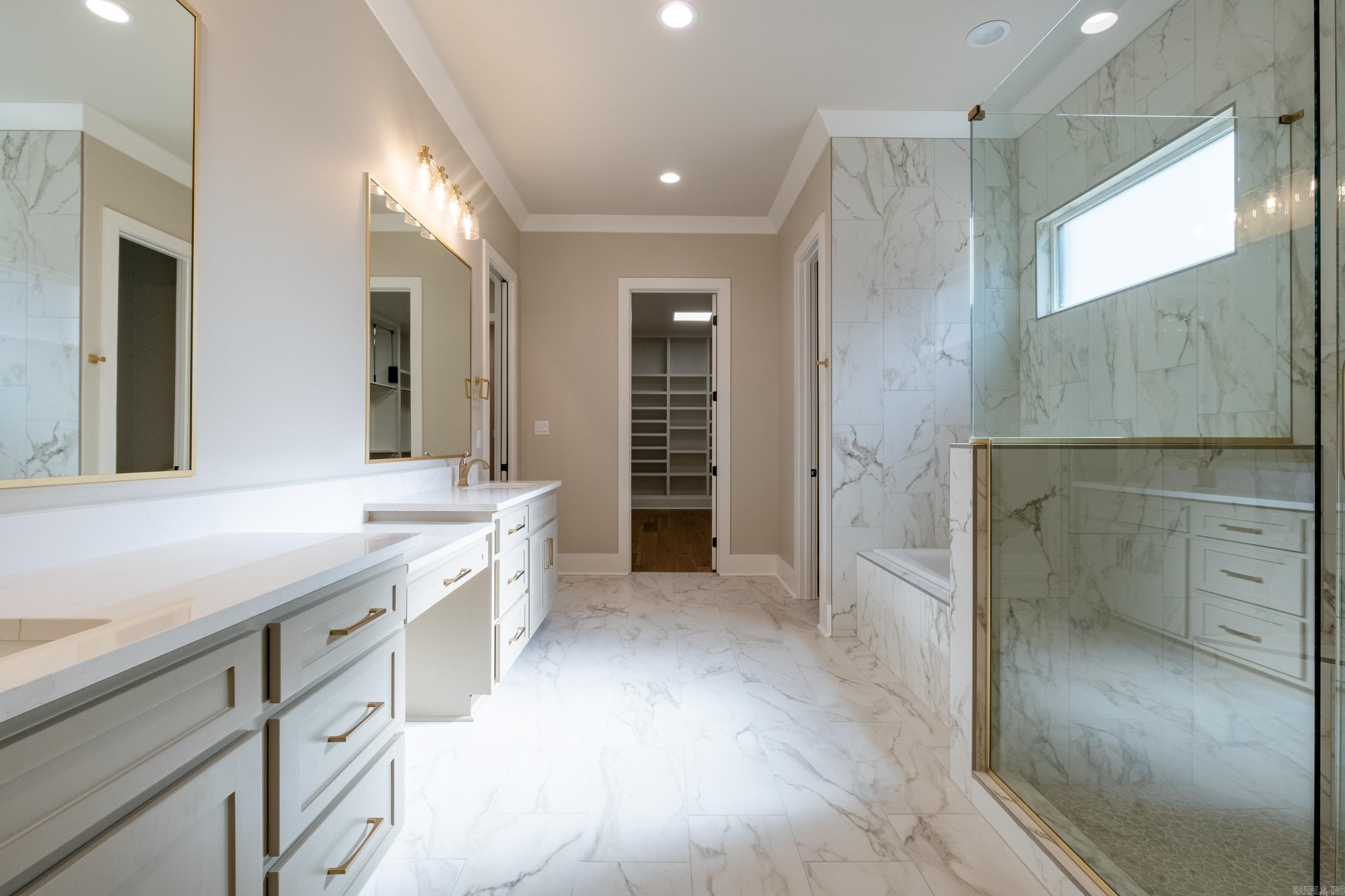 CHENAL VALLEY ABINGTON COURT - Residential