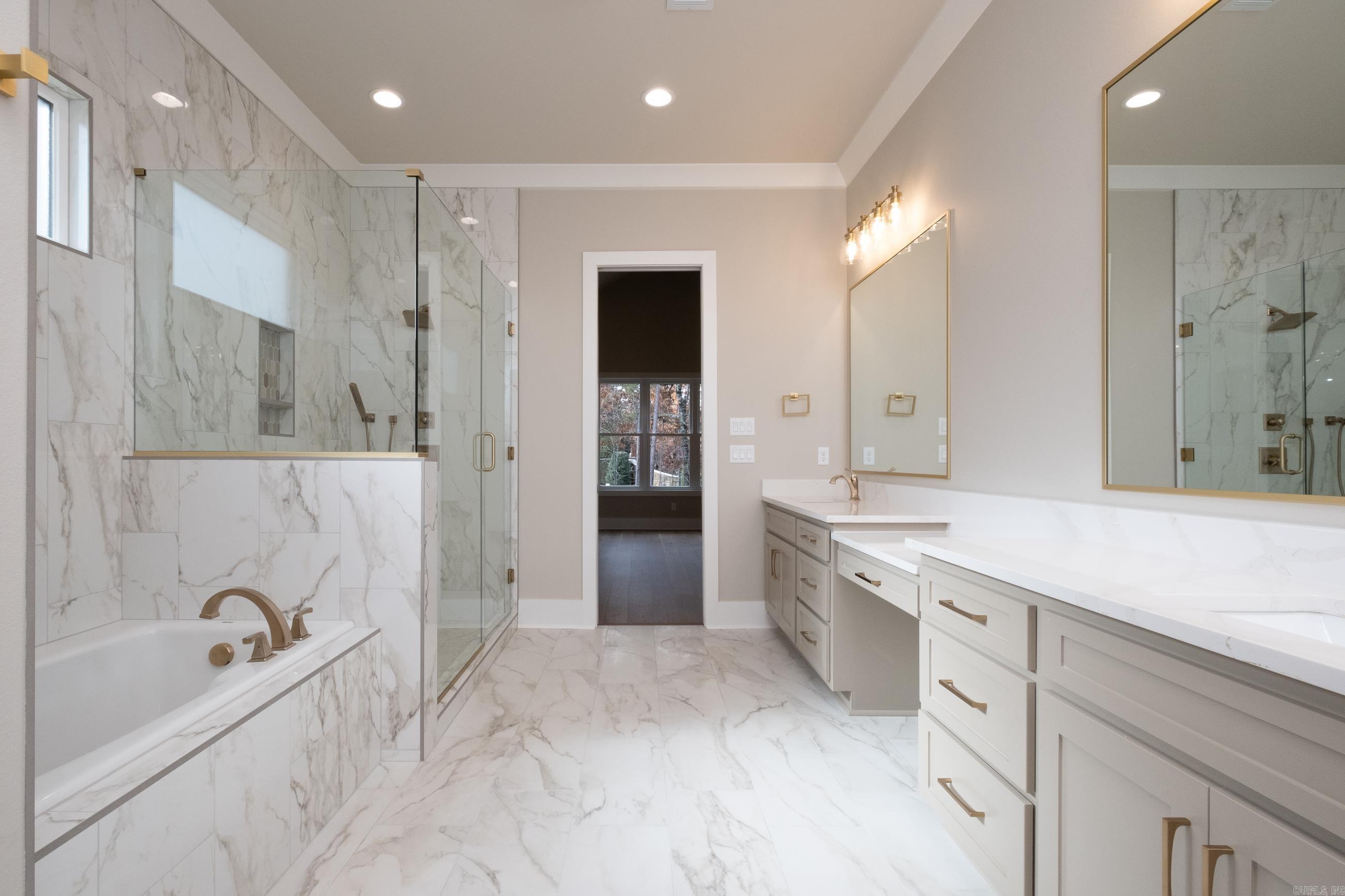 CHENAL VALLEY ABINGTON COURT - Residential