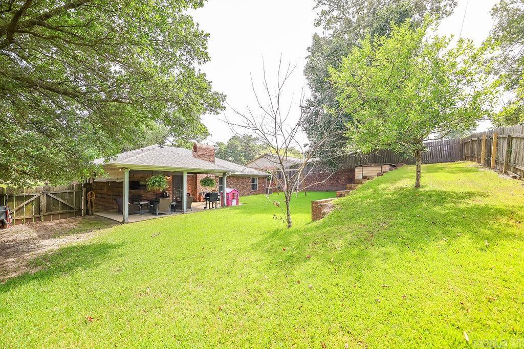 WOODLAND HILLS - Residential