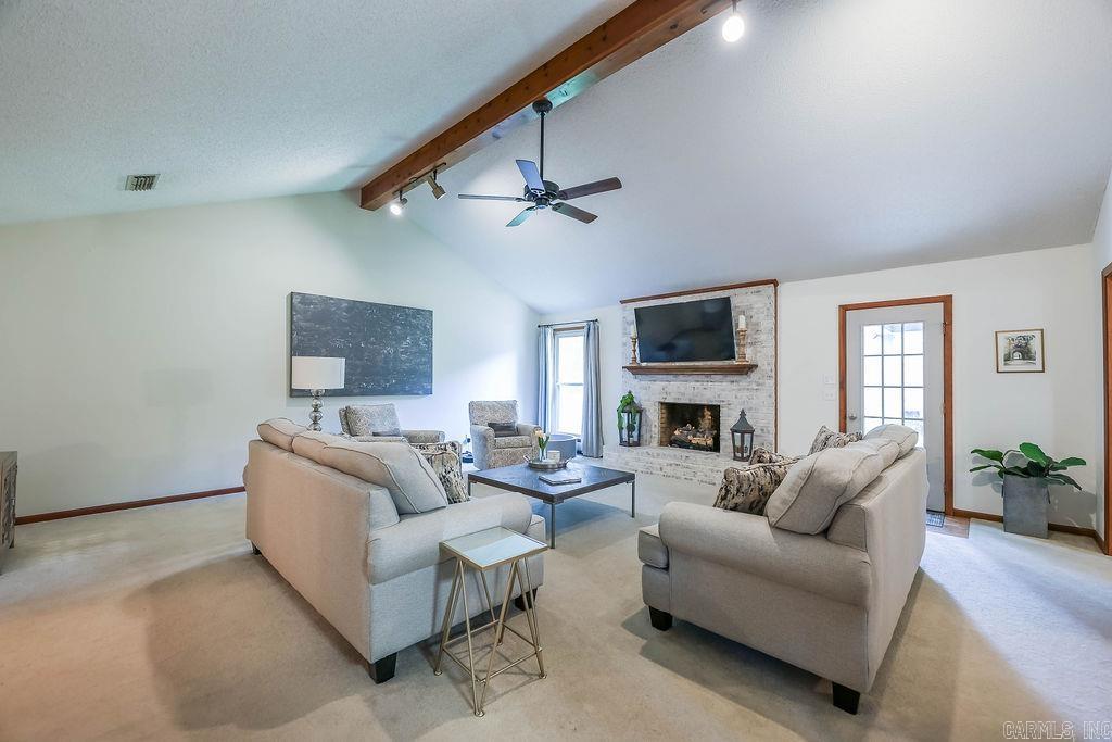 WOODLAND HILLS - Residential