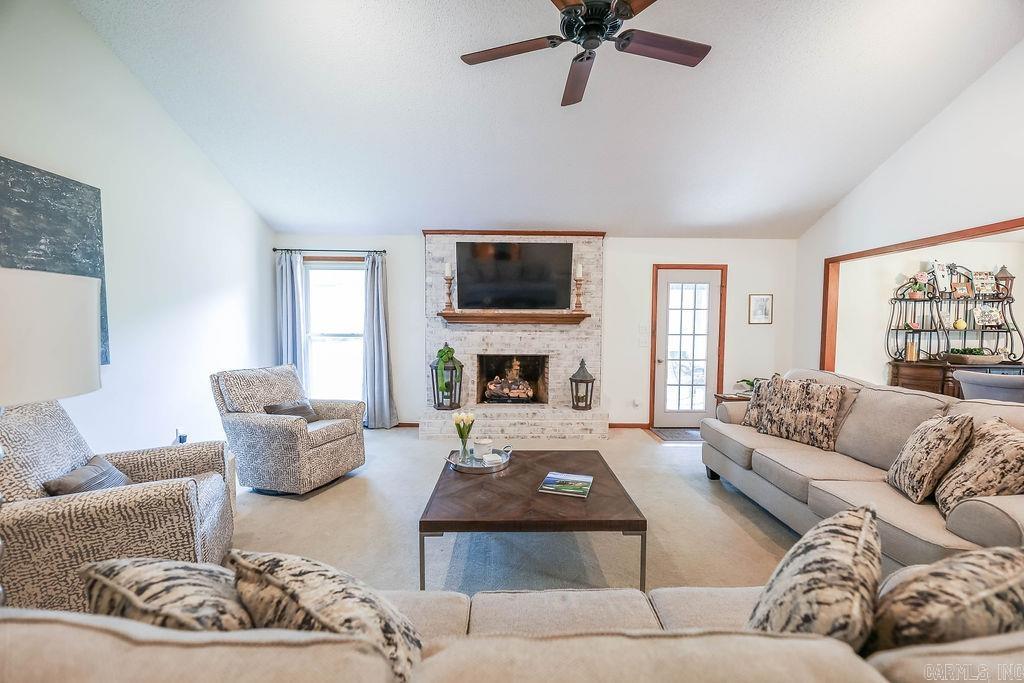 WOODLAND HILLS - Residential