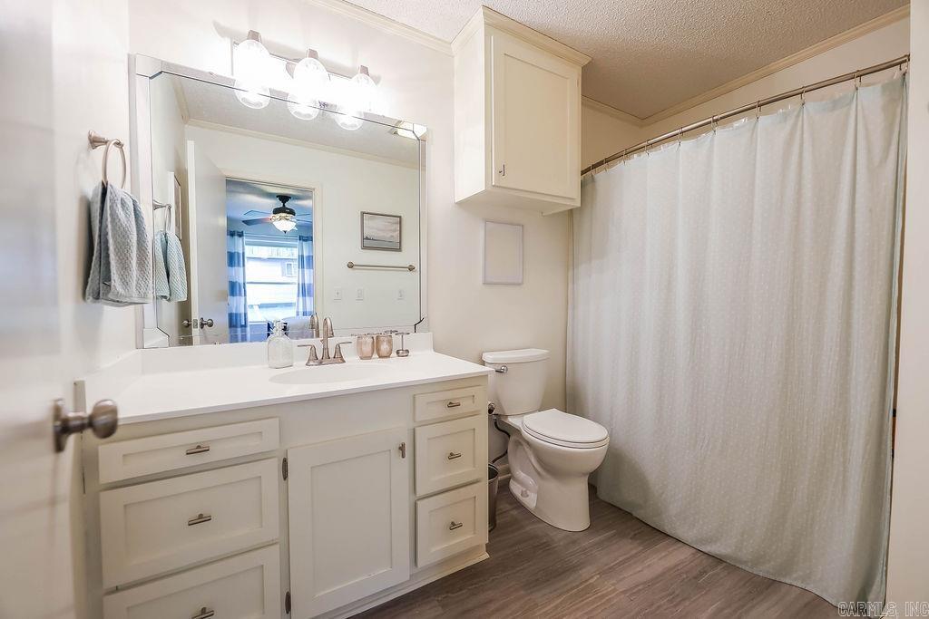 WOODLAND HILLS - Residential