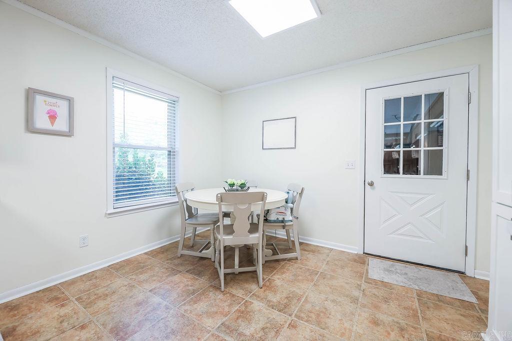 WOODLAND HILLS - Residential